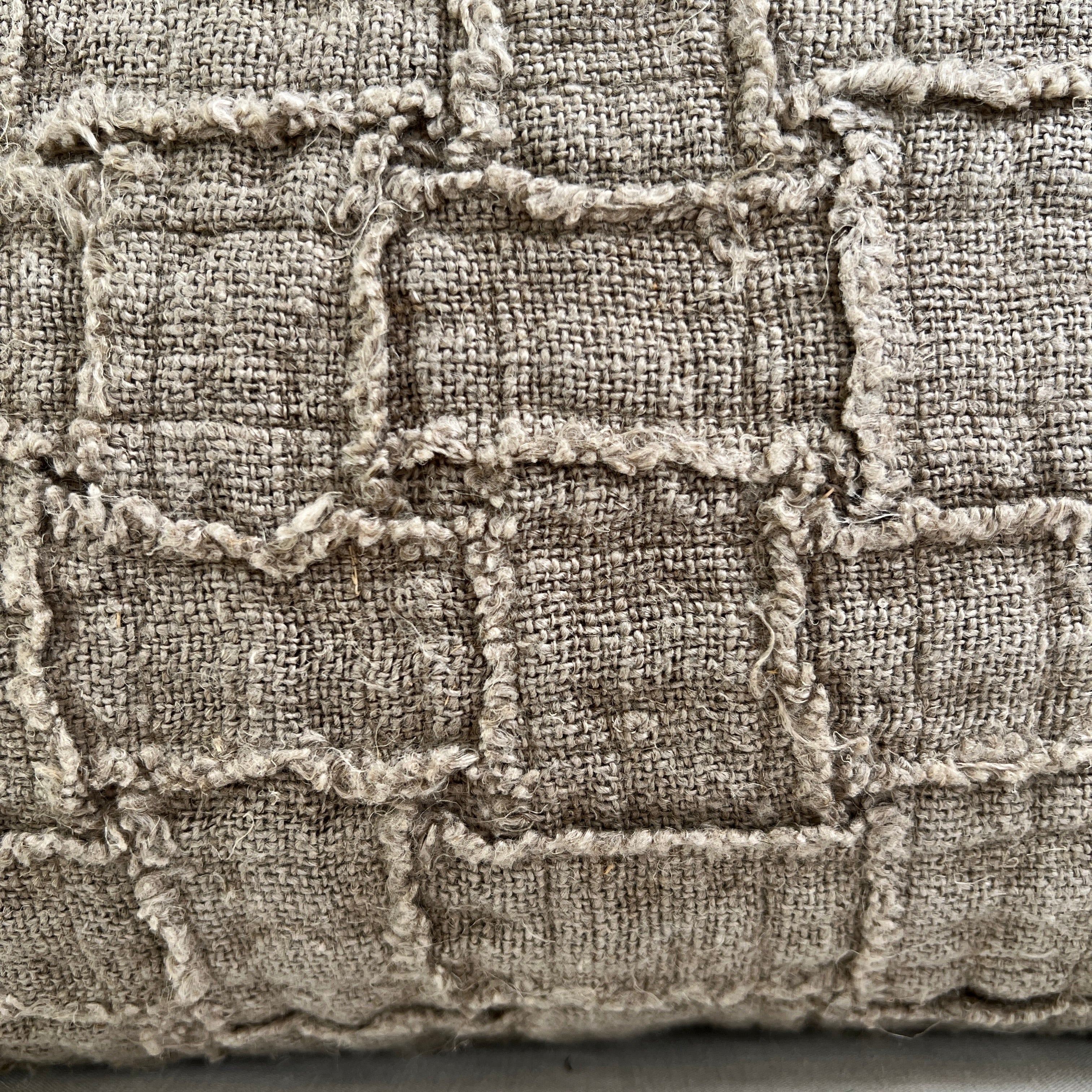 Natural textured linen cushion Bowery - Image 3