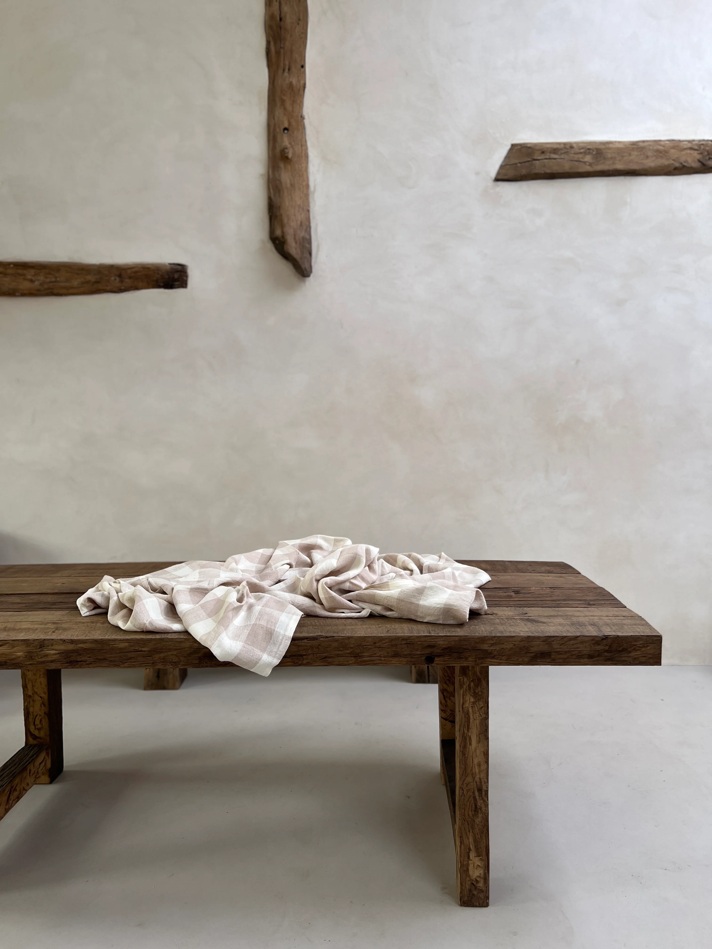 Neutral checked linen table cloth - Image 5