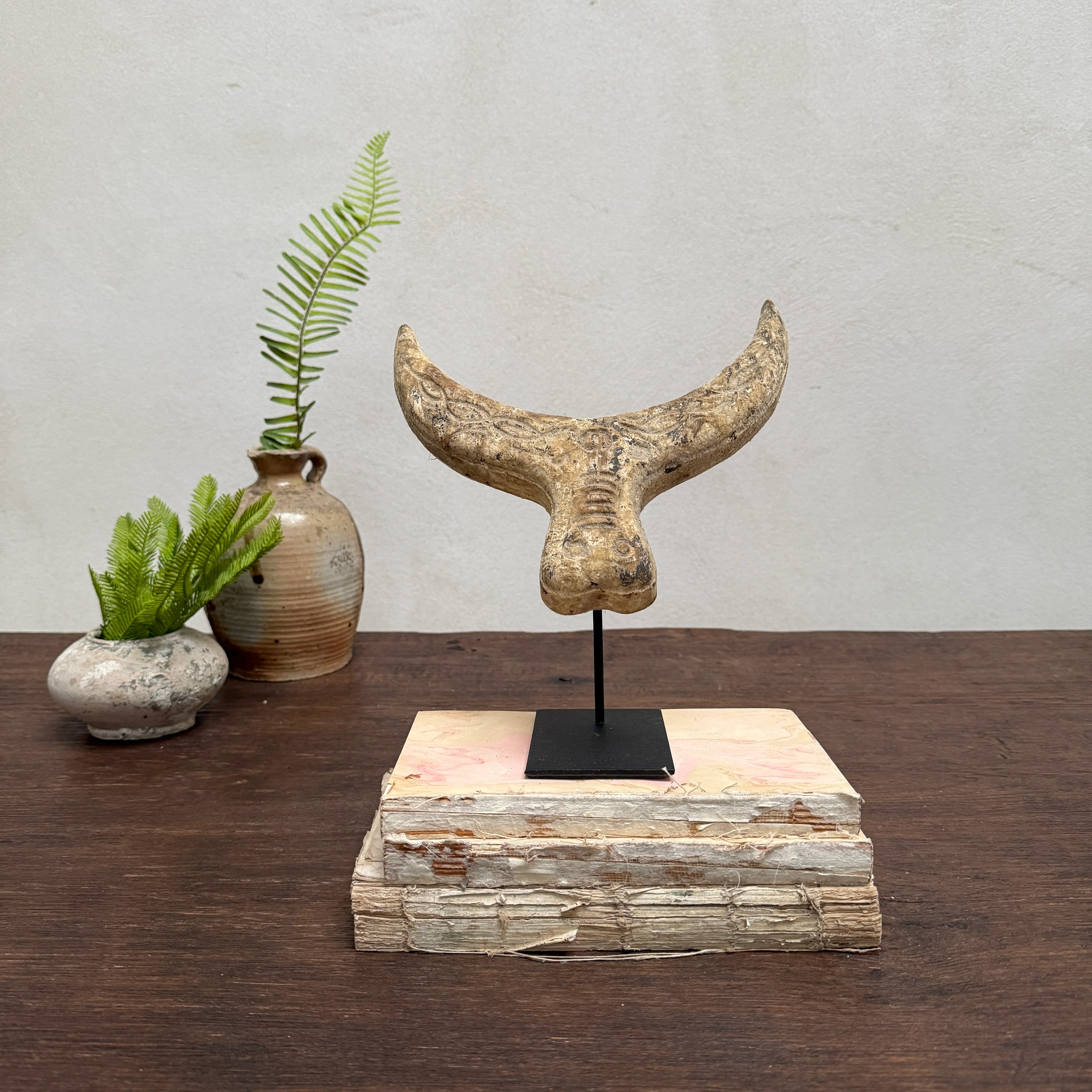 Primitive wooden cow horn sculpture - Image 7