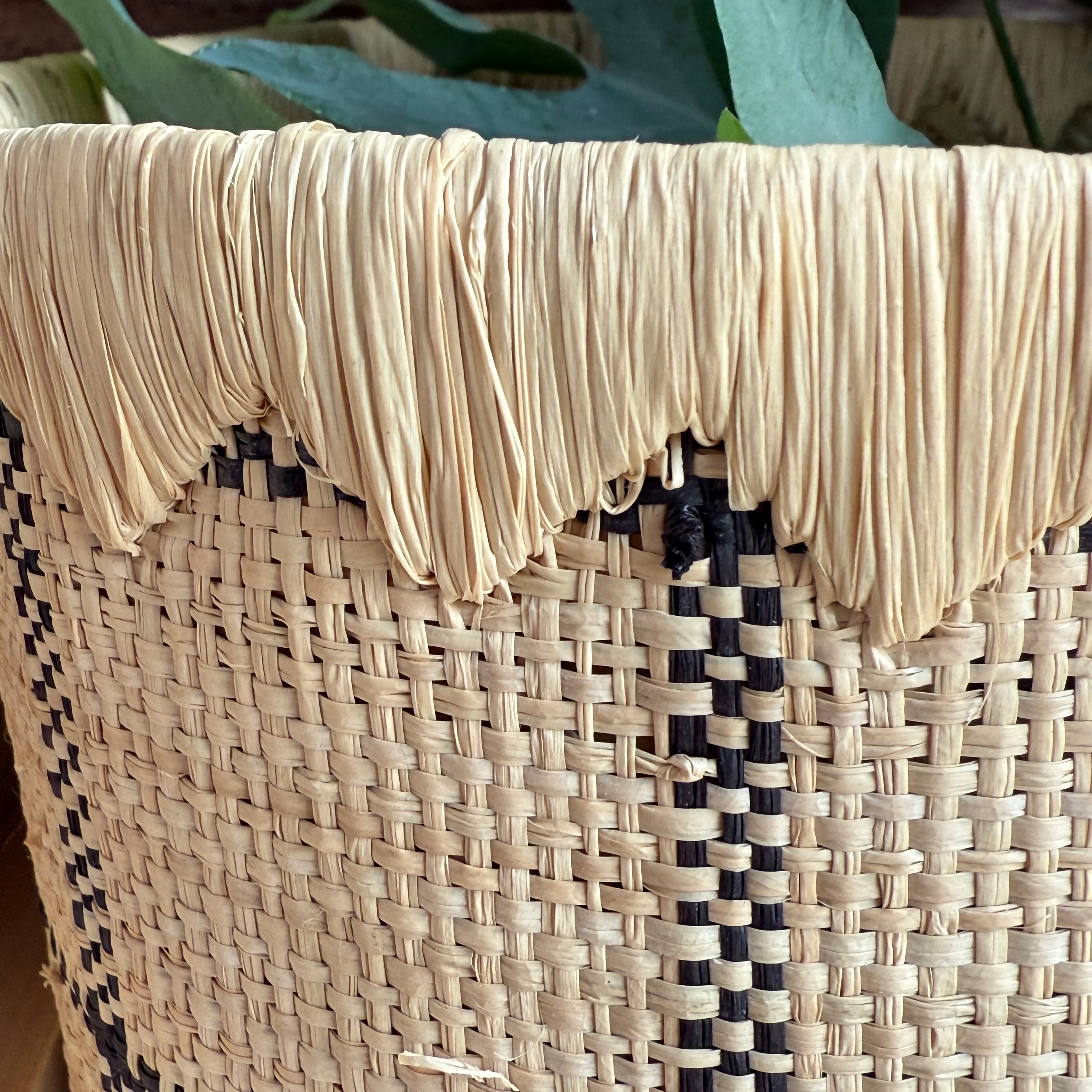 Raffia Checked Shopping Bag | Large - Image 9