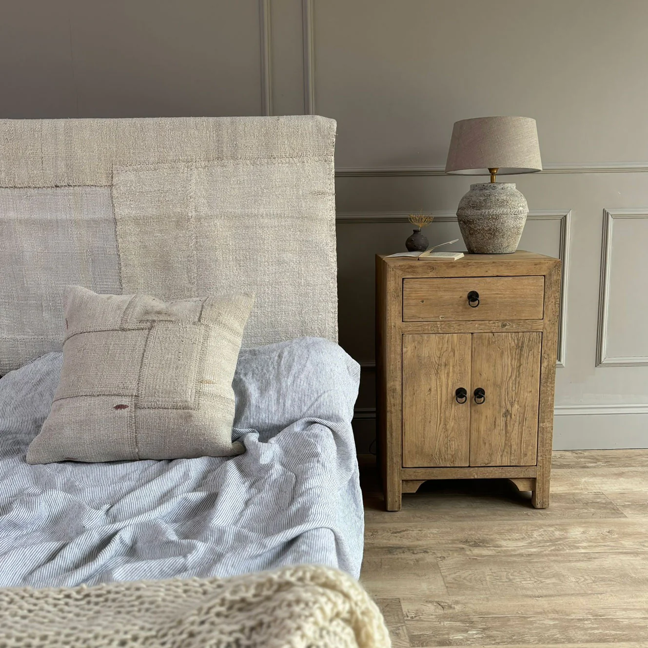 Reclaimed bedside table Parker - Image 3