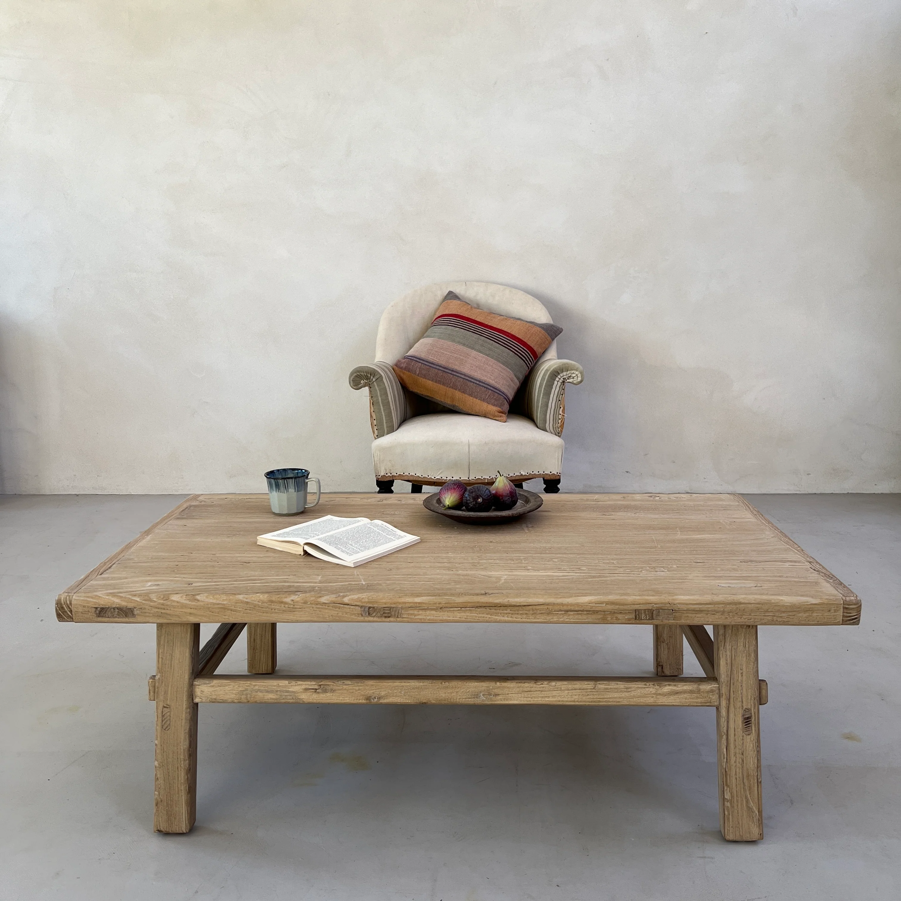 Reclaimed coffee table pale wood | Cotswolds - Image 7