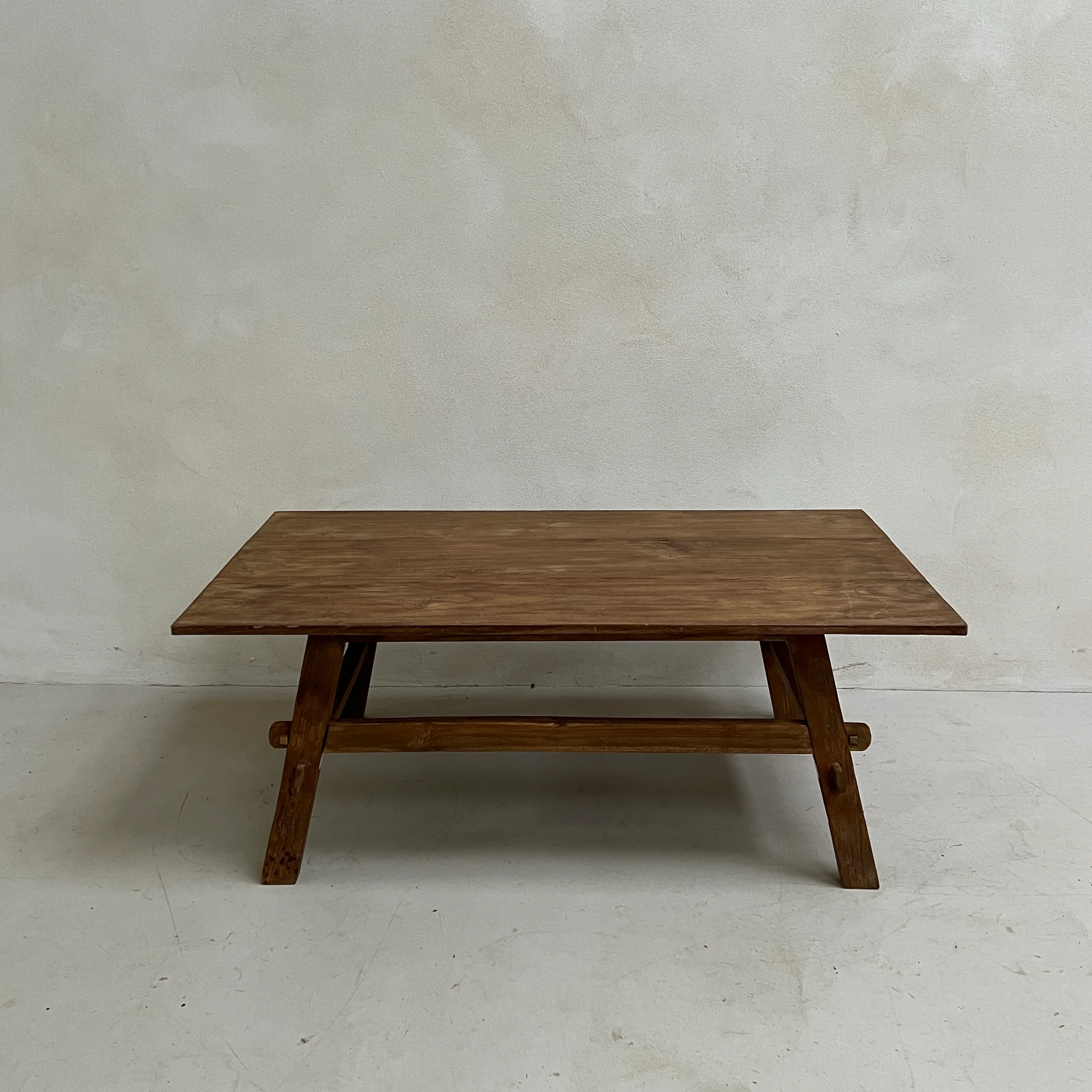 Reclaimed dark wood rustic coffee table 120x70cm - Image 5