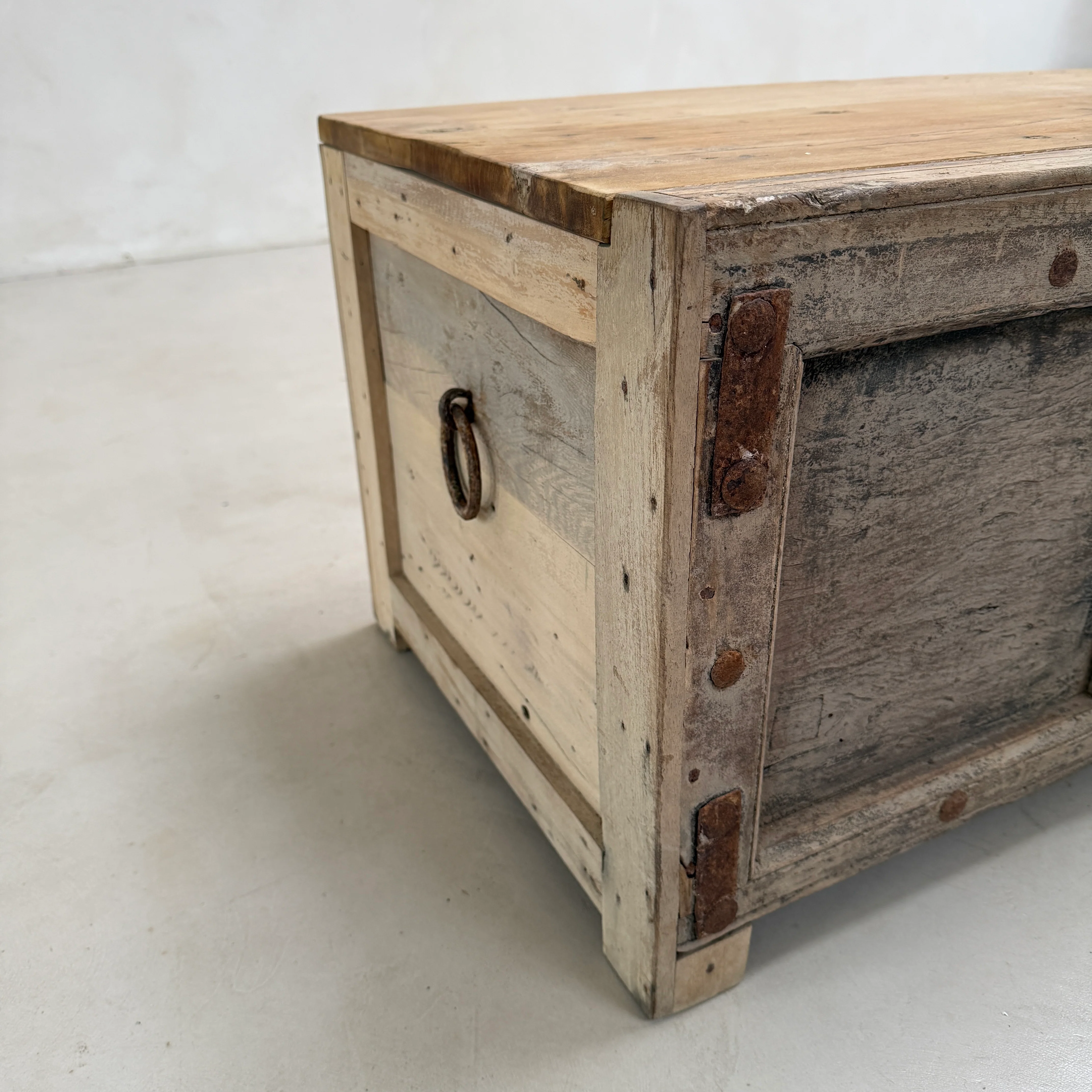 Recycled Vintage Blanket box | Ripley - Image 2