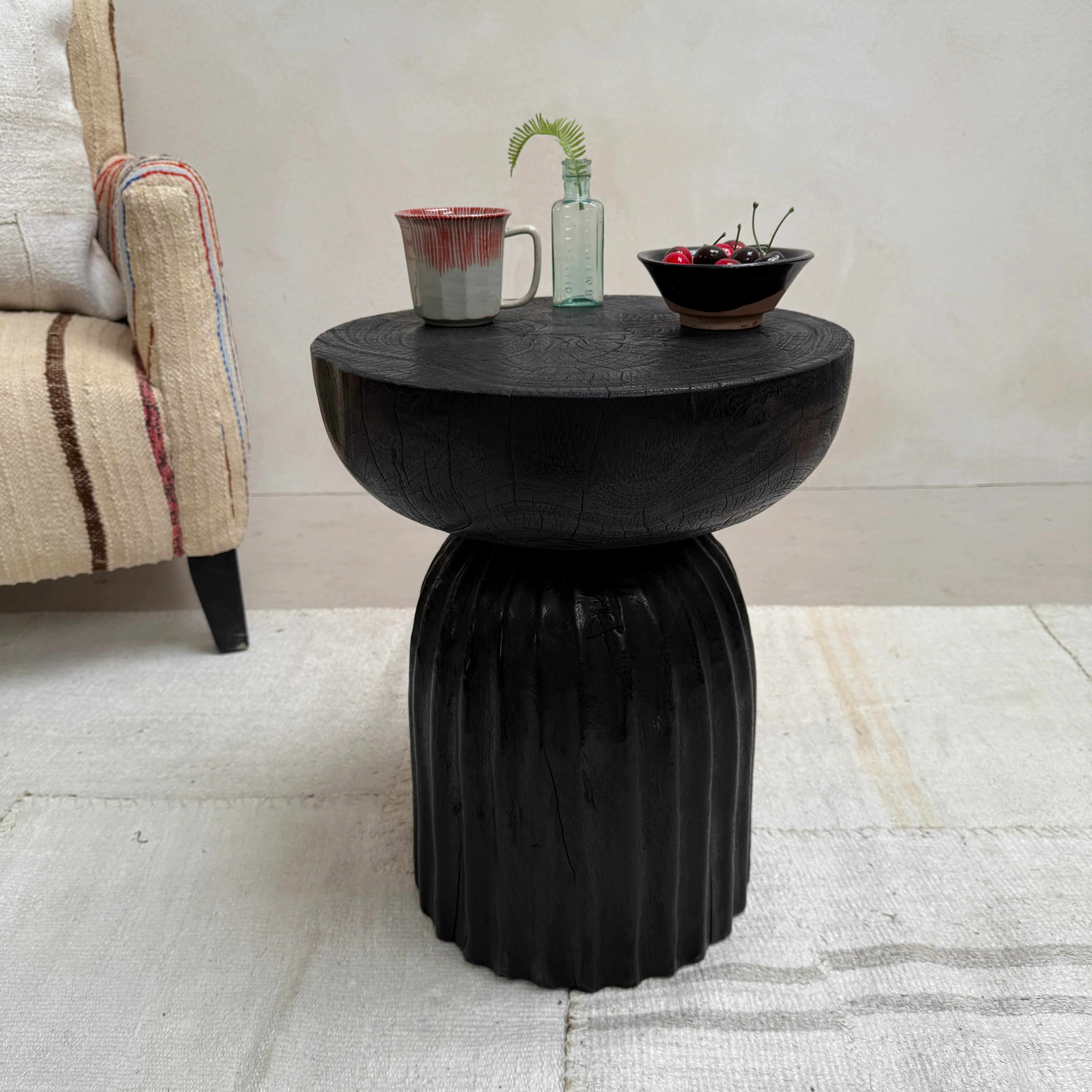 Round wooden side table | Carved - Image 6