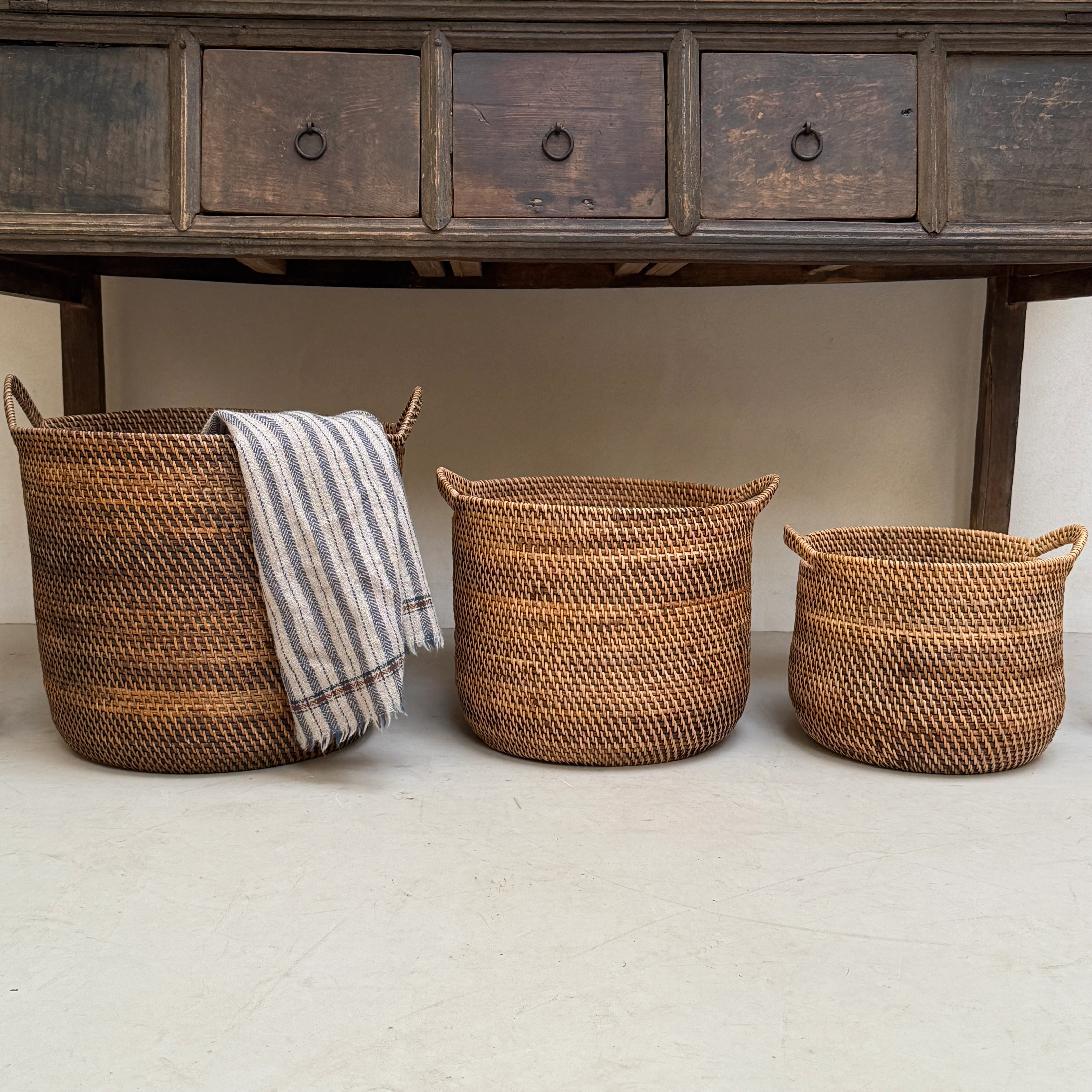 Rustic Handwoven Round Basket | Gilly - Image 3