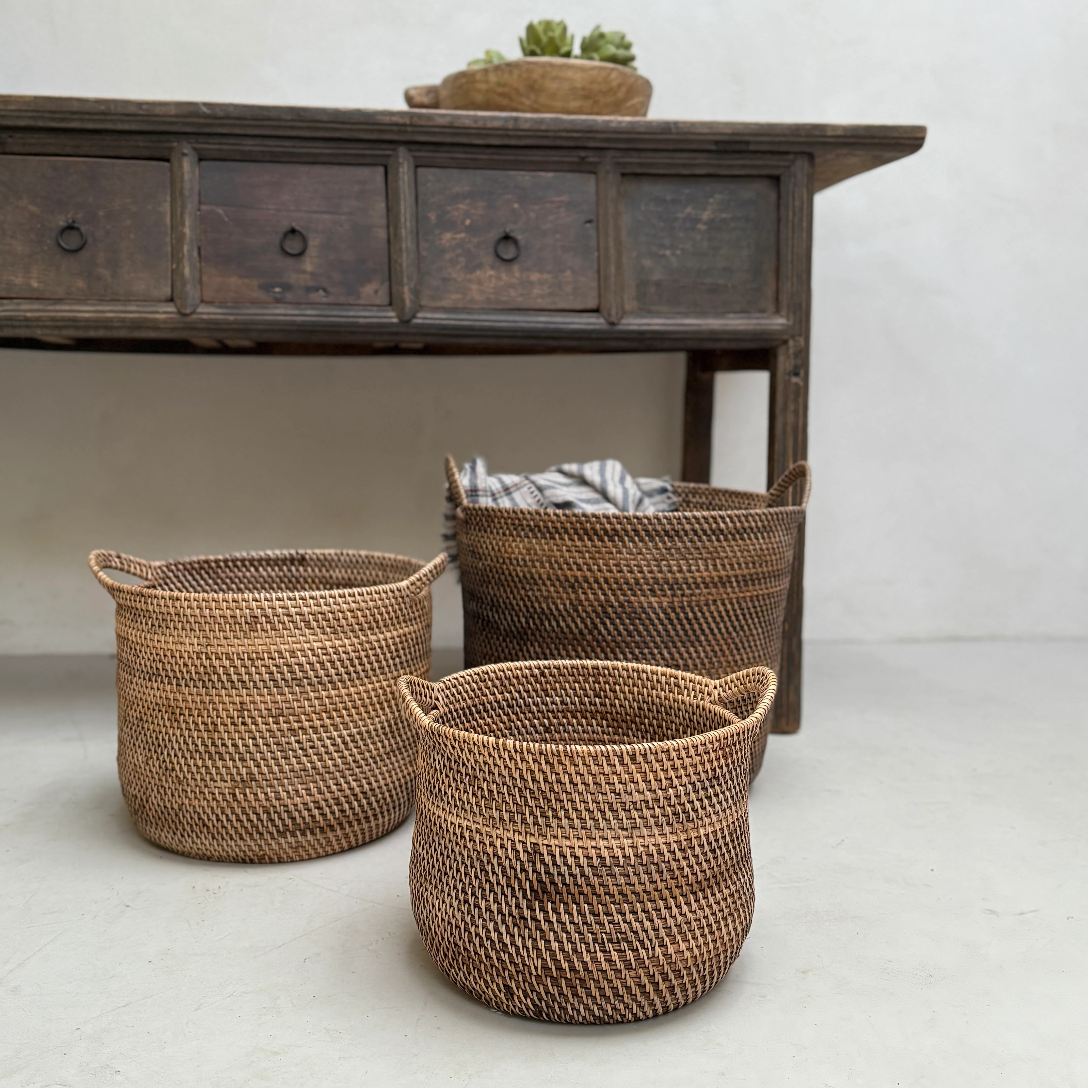 Rustic Handwoven Round Basket | Gilly - Image 5