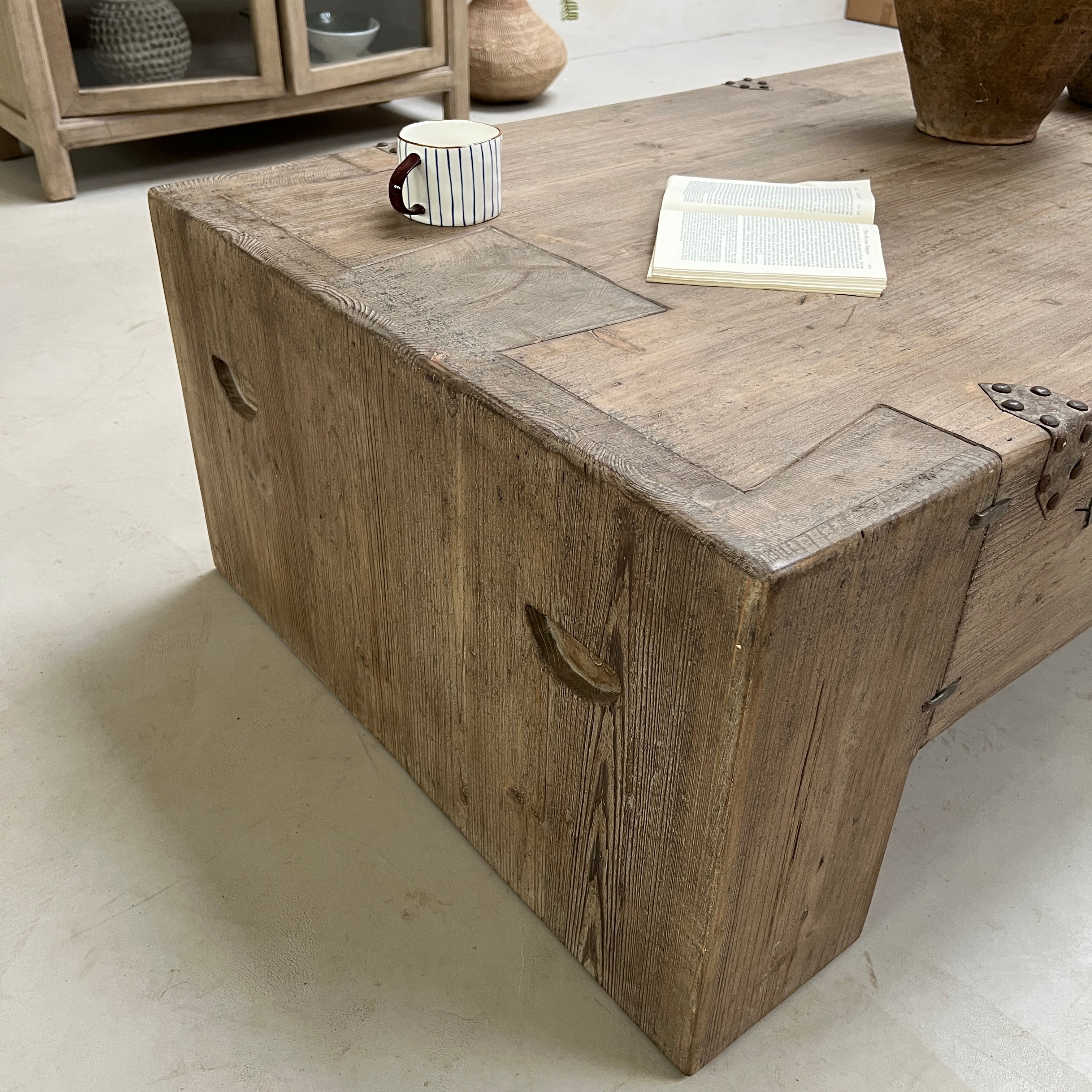 Rustic reclaimed timber coffee table | Olivier - Image 7