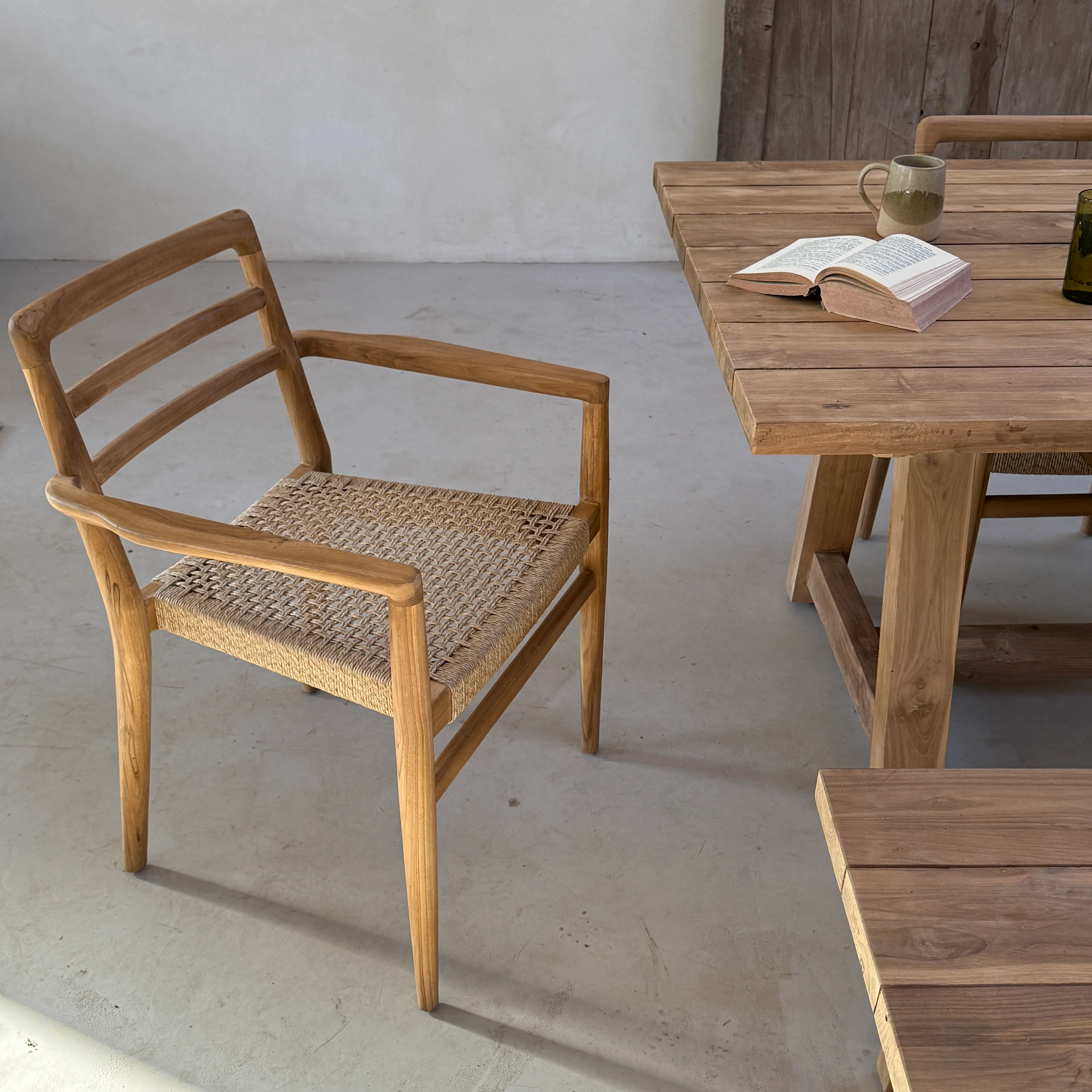 Rustic wood garden dining chair | with arms - Image 5