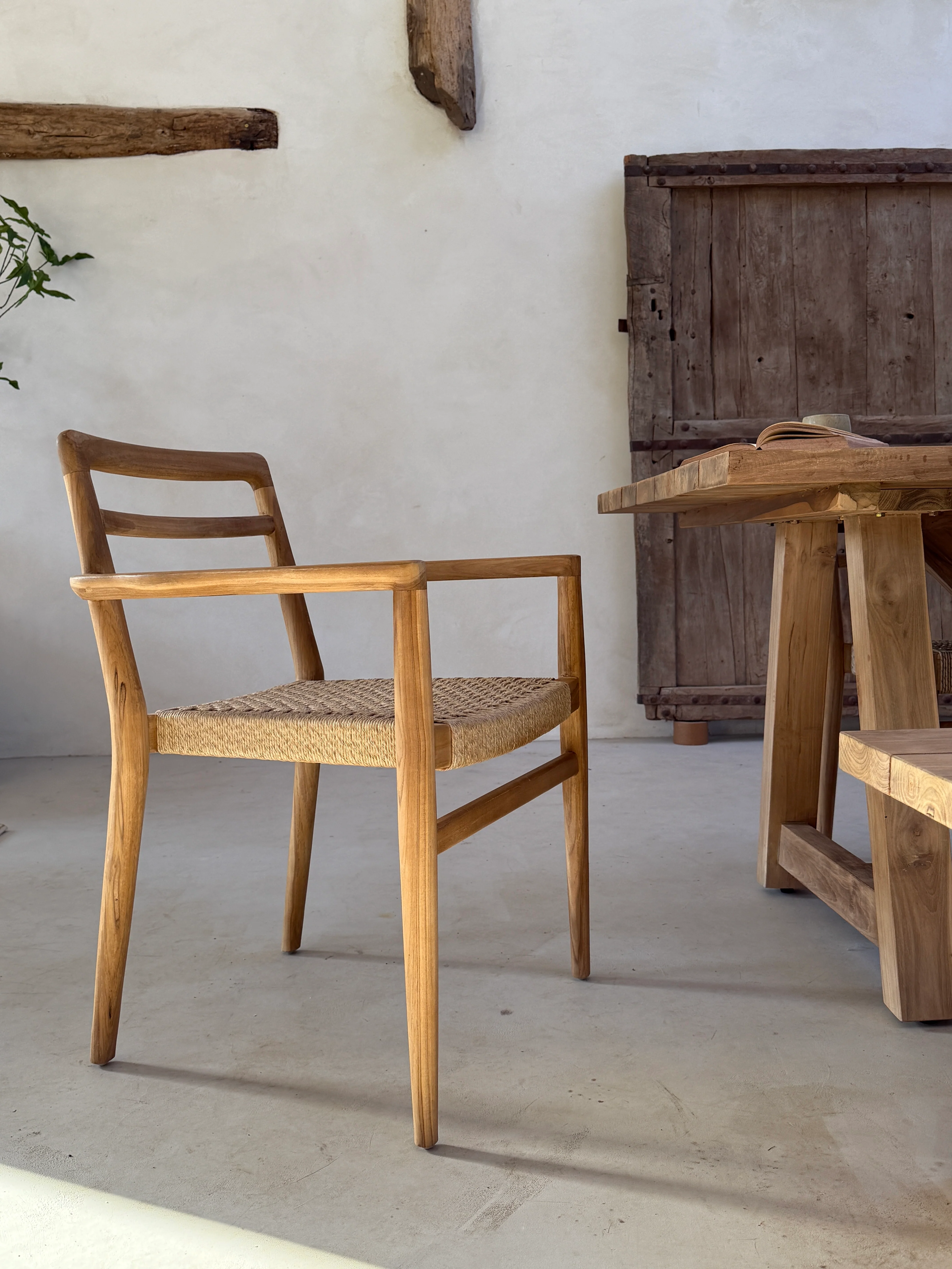 Rustic wood garden dining chair | with arms - Image 6