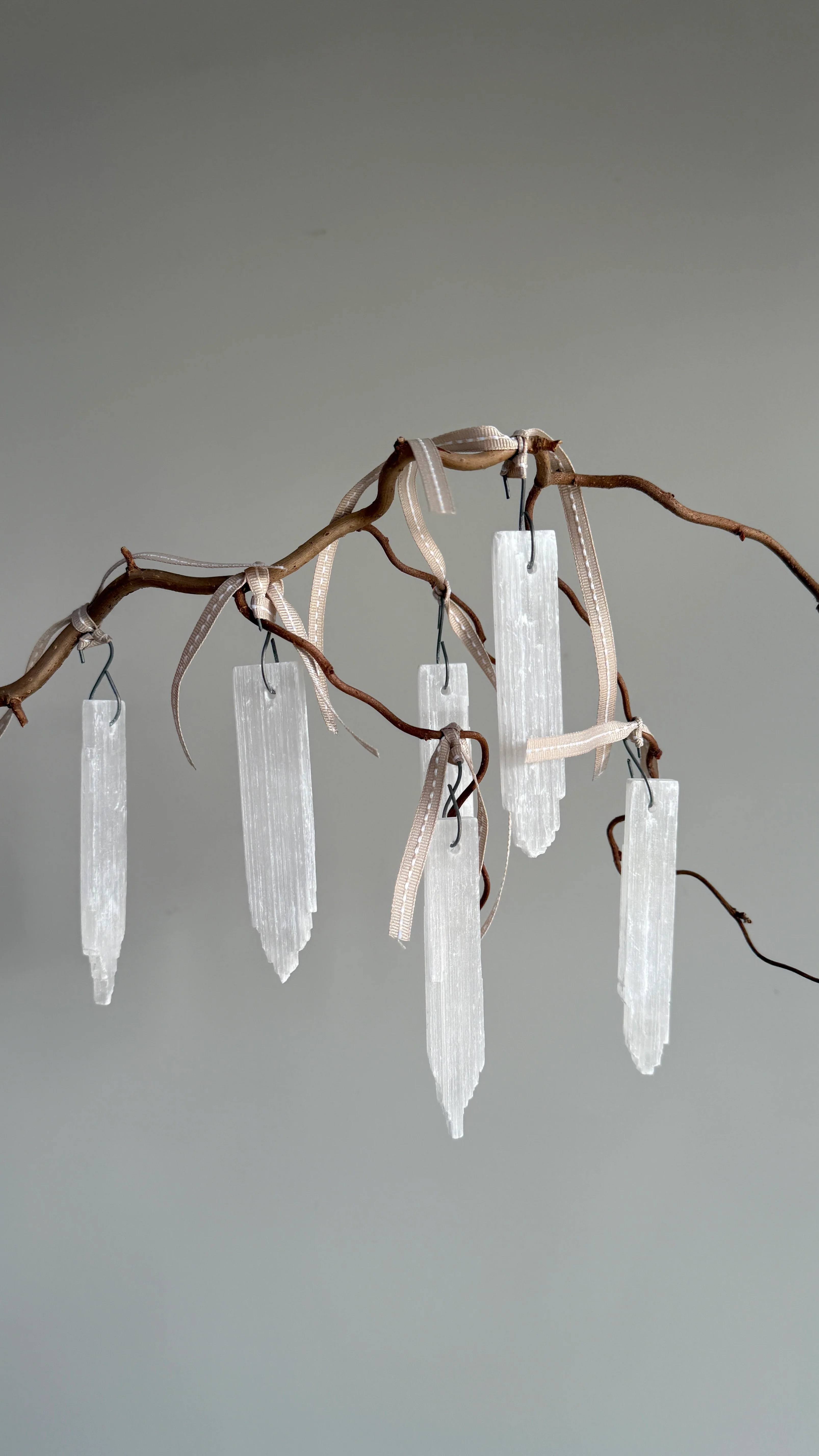 Set of six selenite crystal ornaments - Image 3