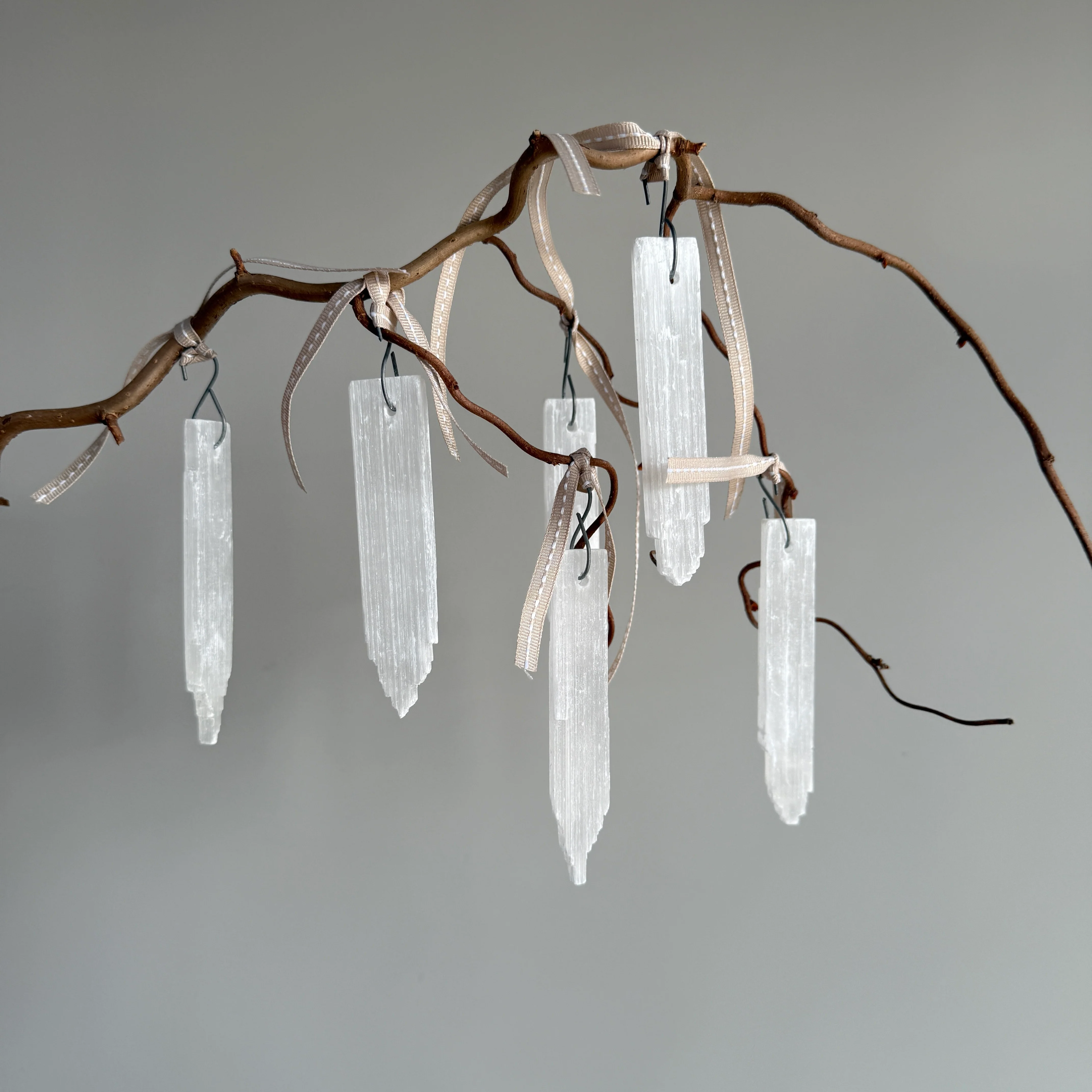 Set of six selenite crystal ornaments - Image 4
