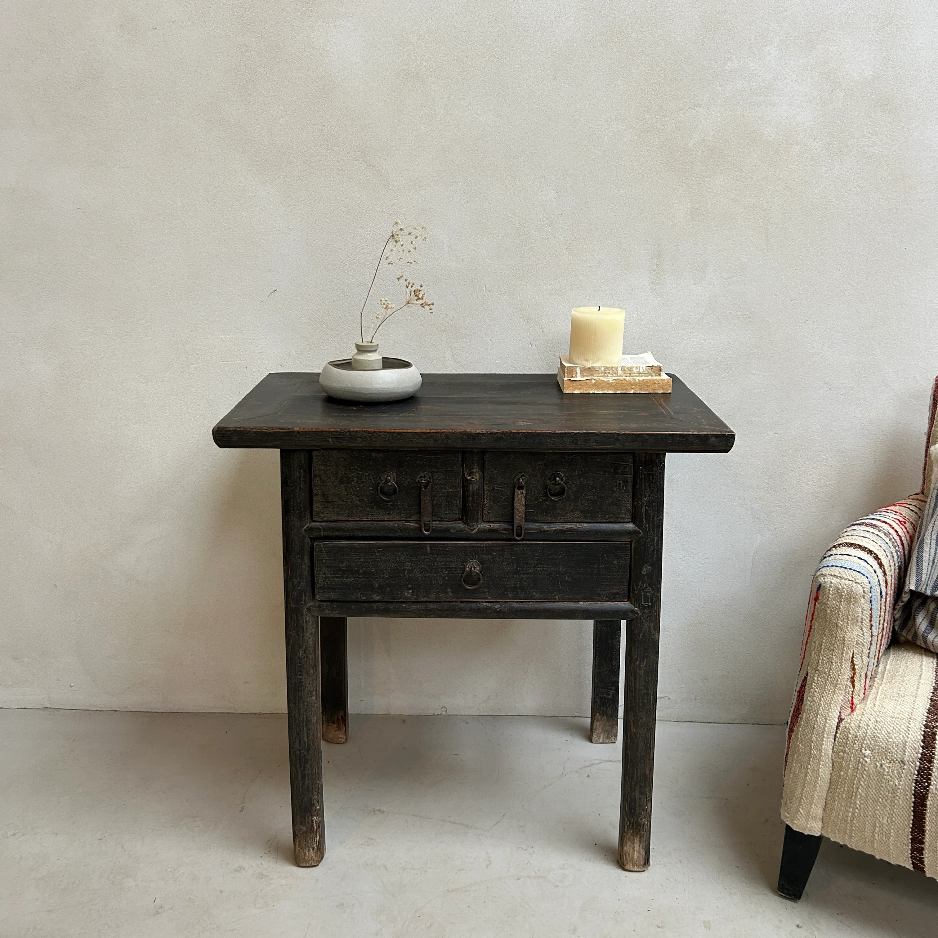 Small Antique Black Console Table | Shere - Image 2