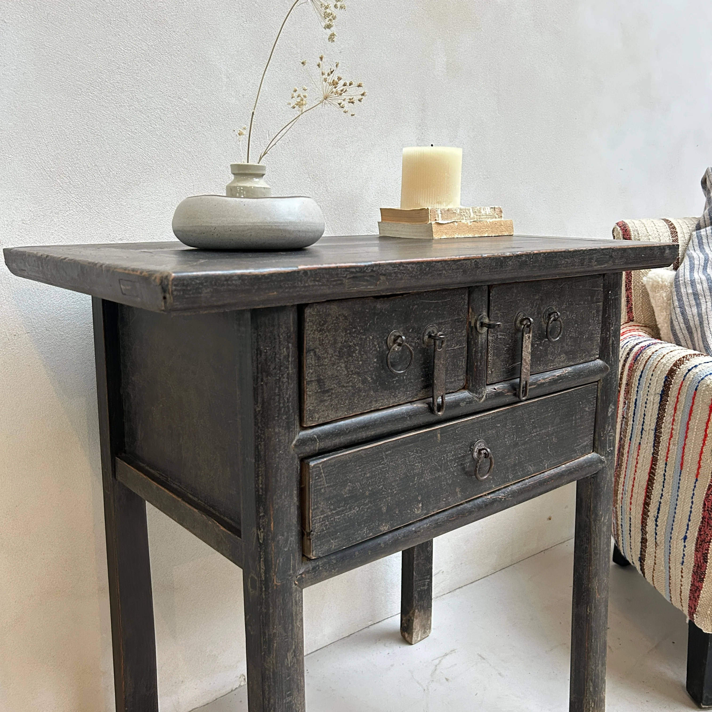 Small Antique Black Console Table | Shere - Image 3