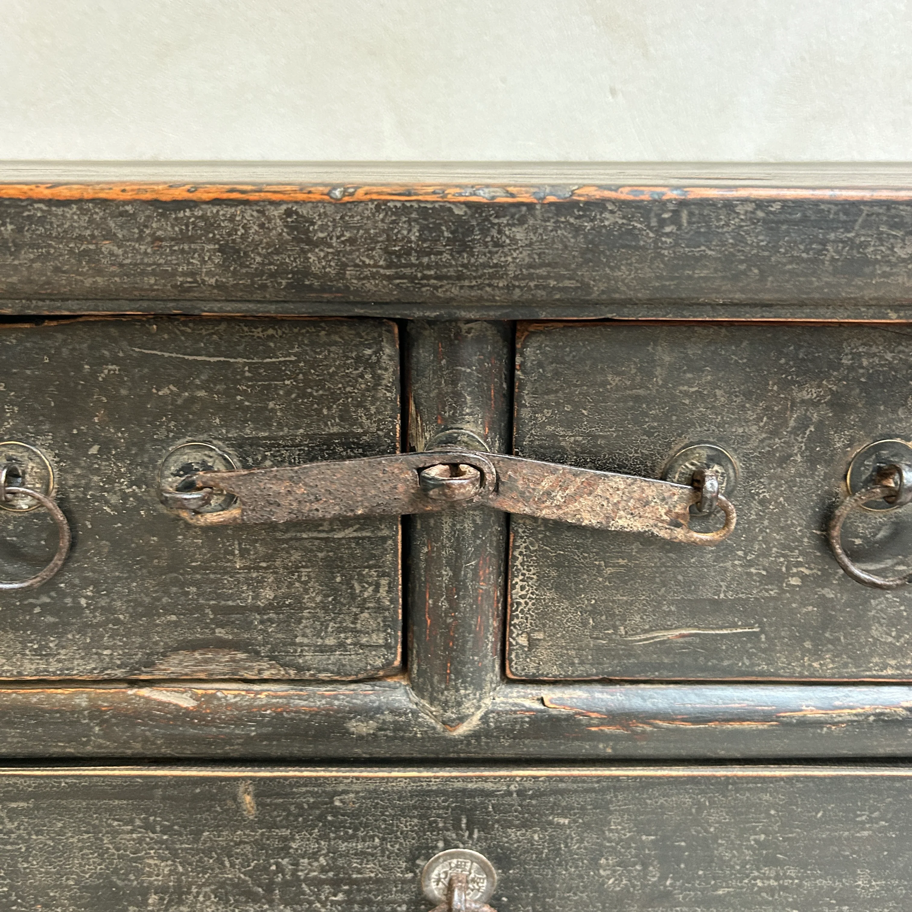 Small Antique Black Console Table | Shere - Image 6