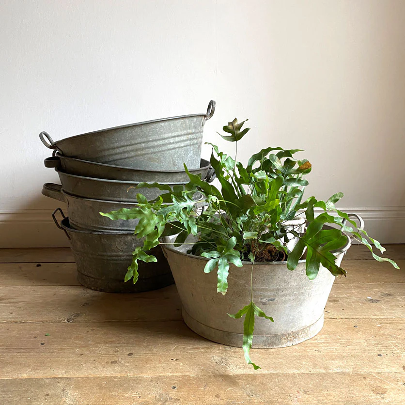 Small Round vintage galvanised planter - Image 4
