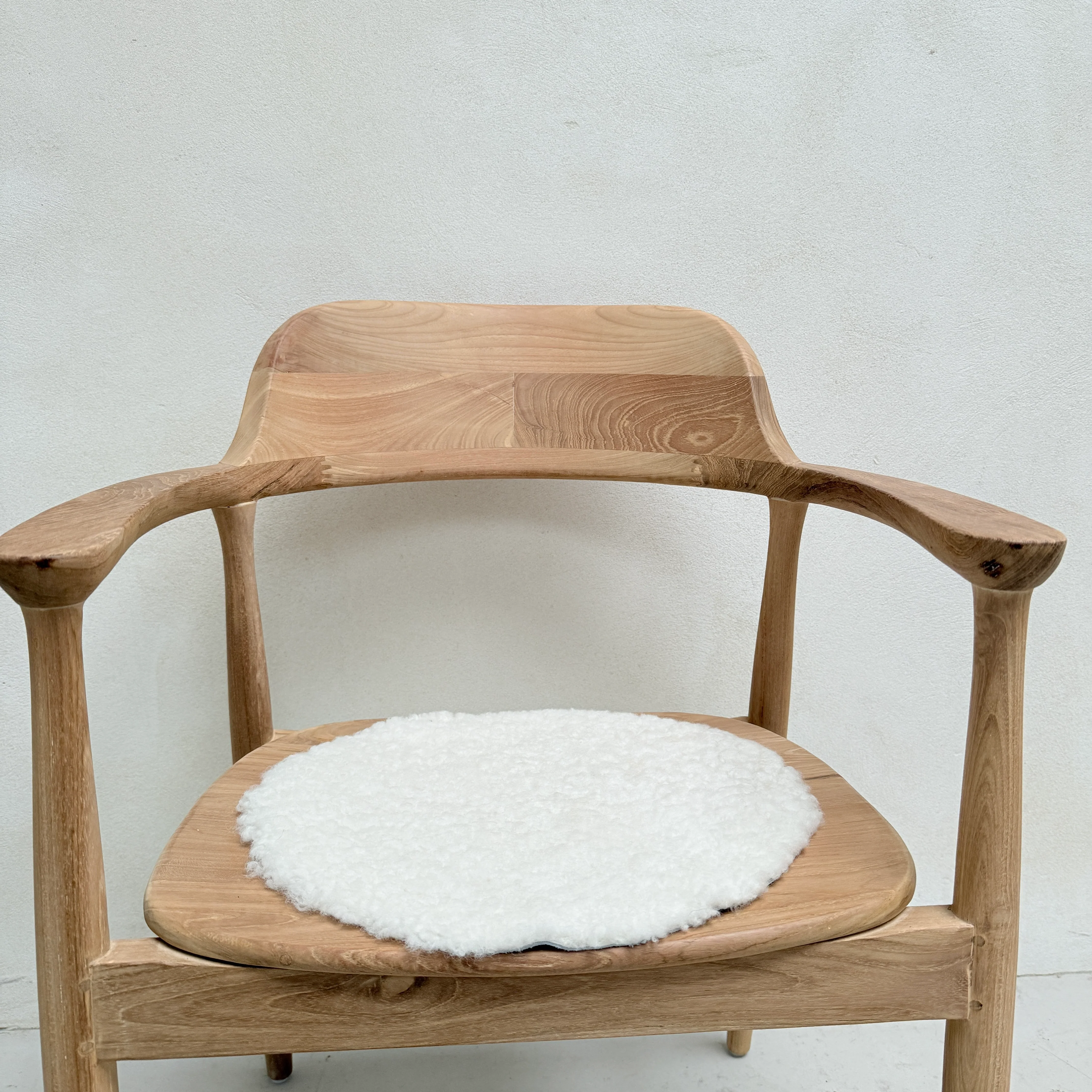 Round sheepskin seat topper - Image 6