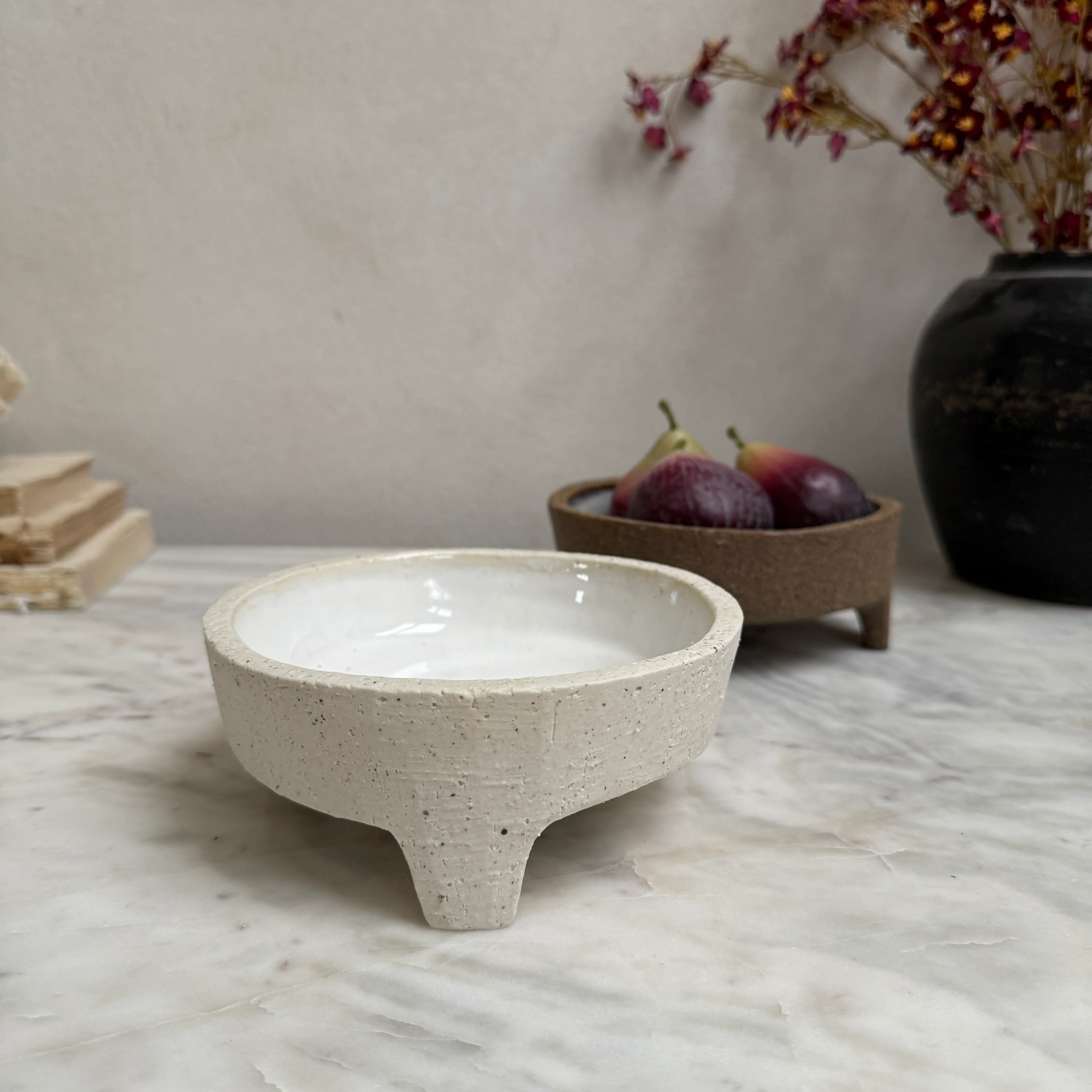 Stoneware bowl with glazed interior - Image 5