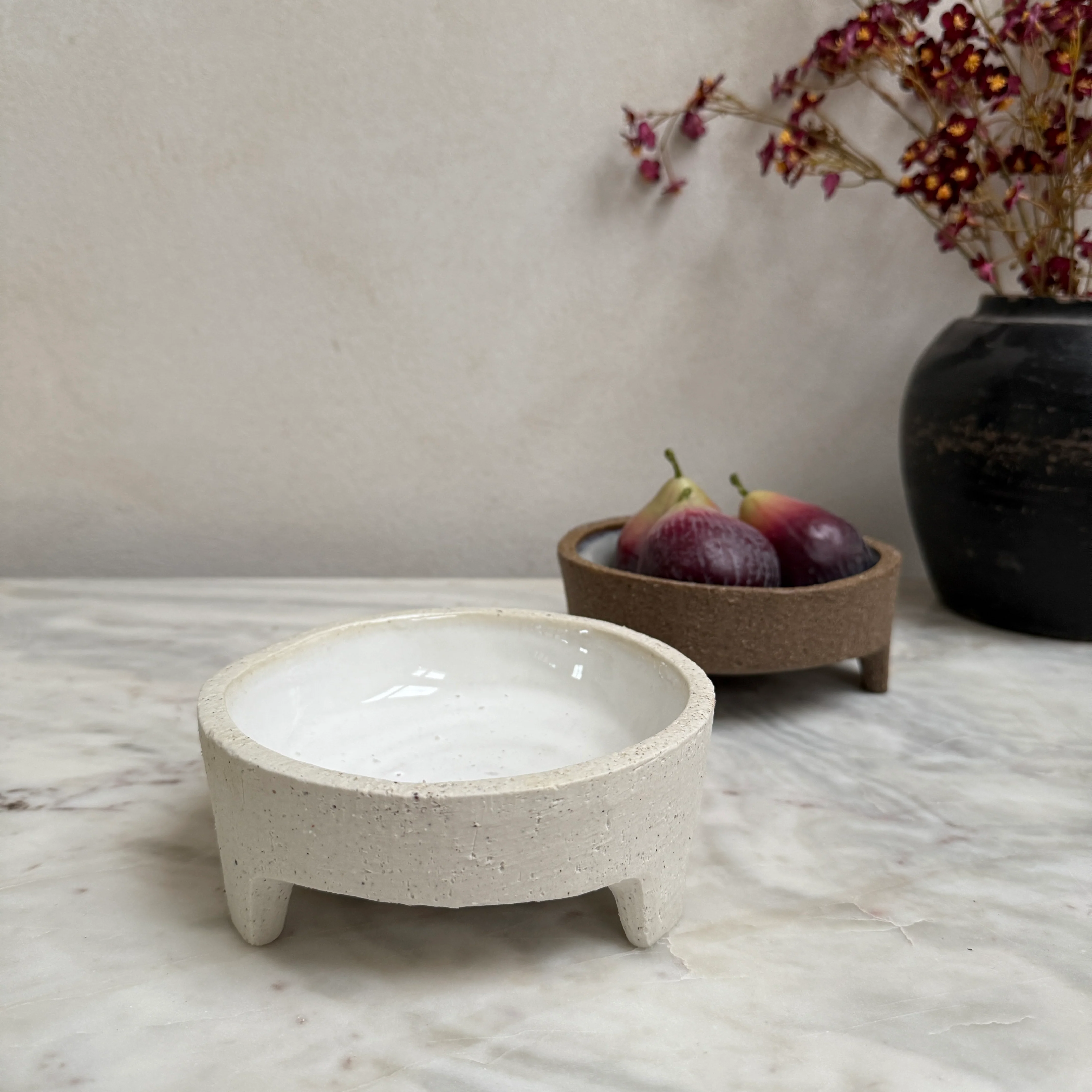 Stoneware bowl with glazed interior - Image 6