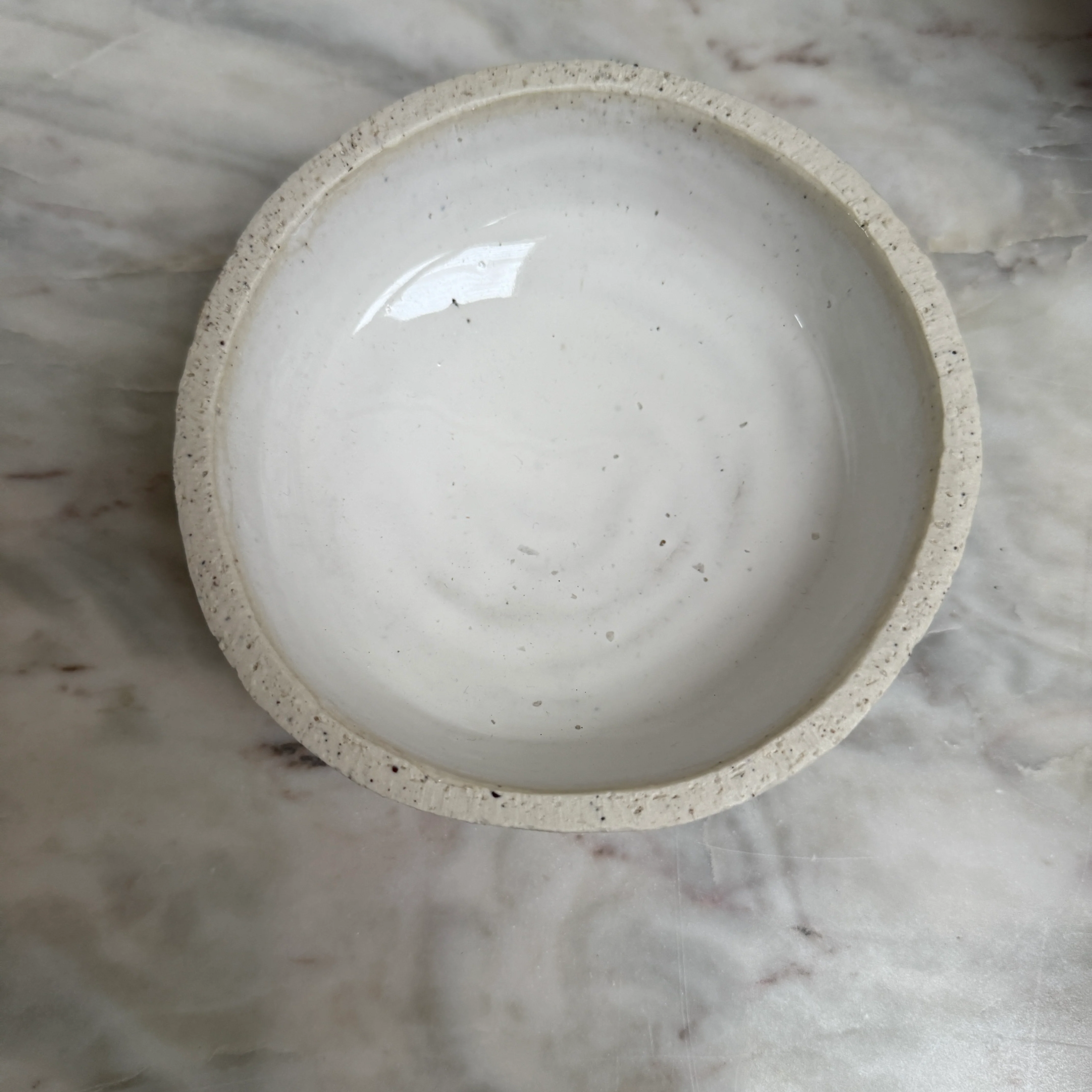 Stoneware bowl with glazed interior - Image 9
