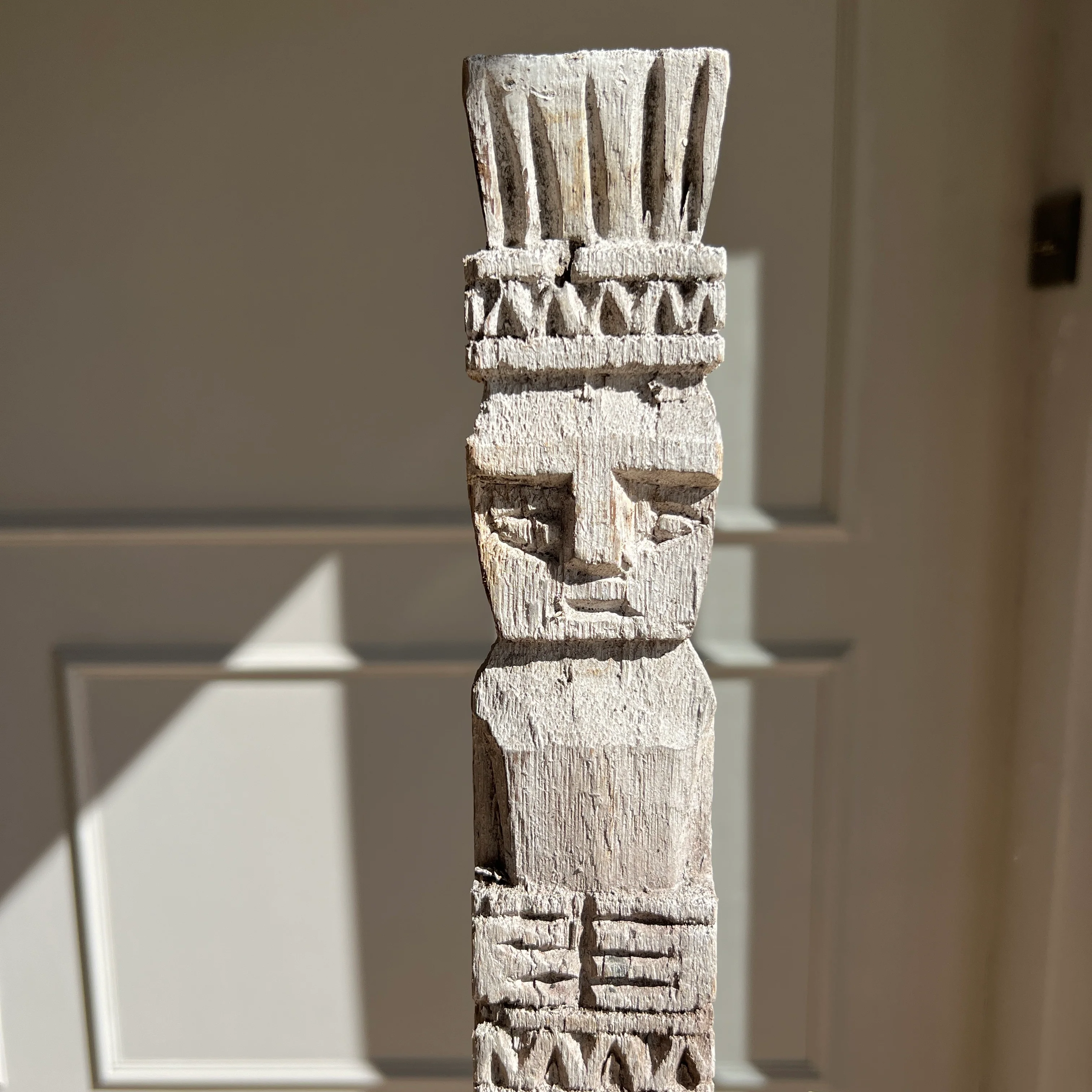 Vintage Balinese wooden statue on stand - Image 3