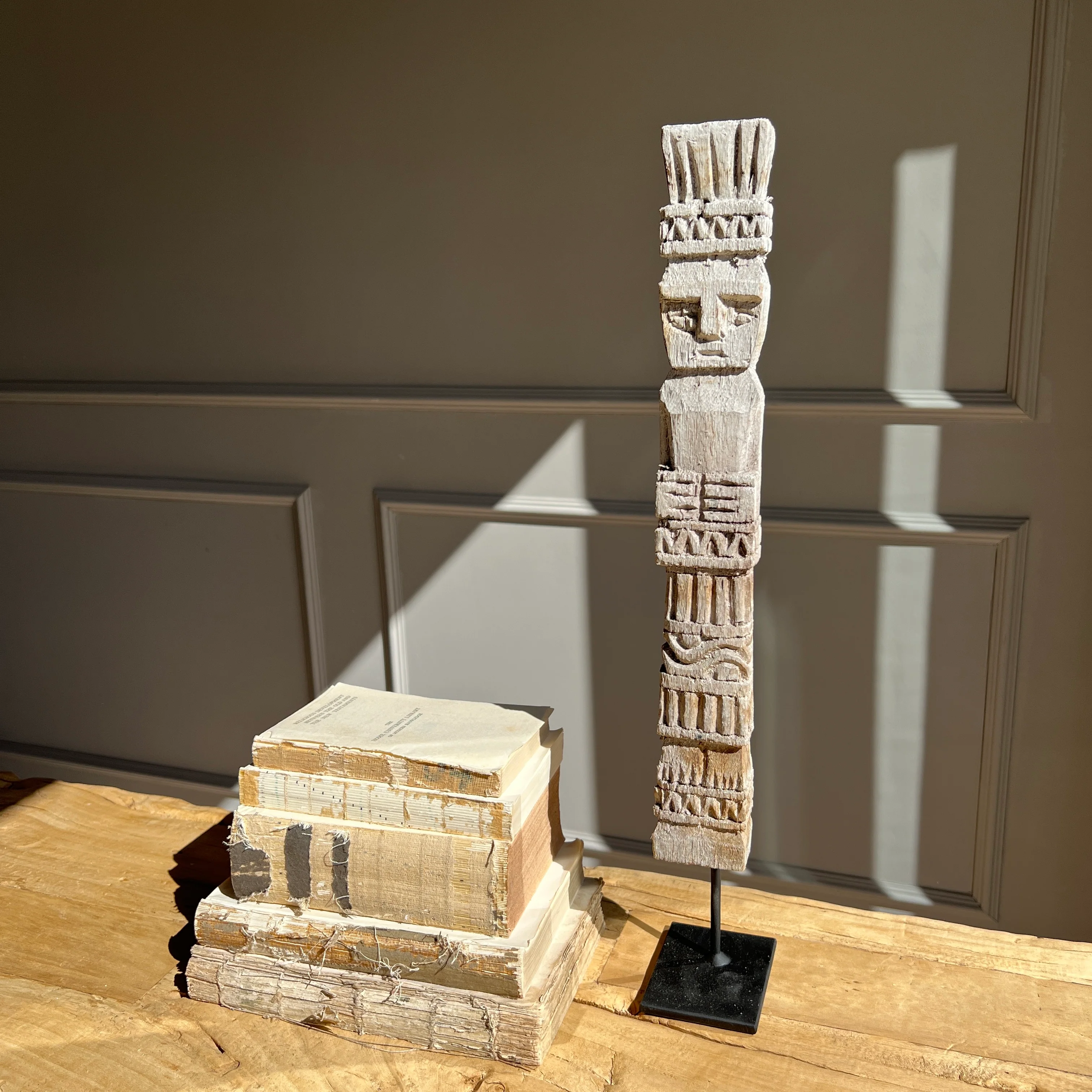 Vintage Balinese wooden statue on stand - Image 9