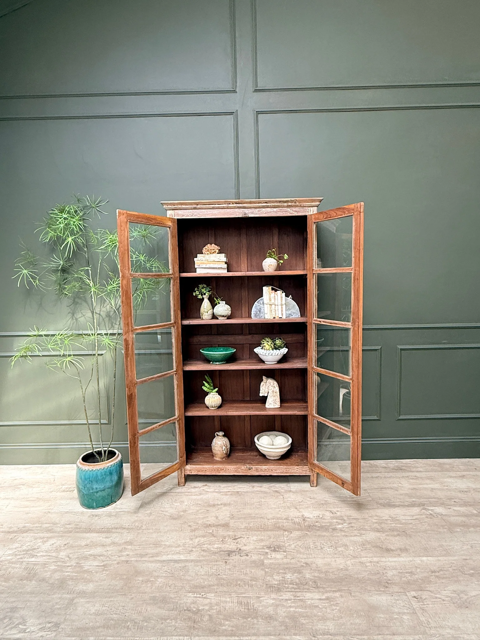 Vintage Display Cabinet | Naomi - Image 2