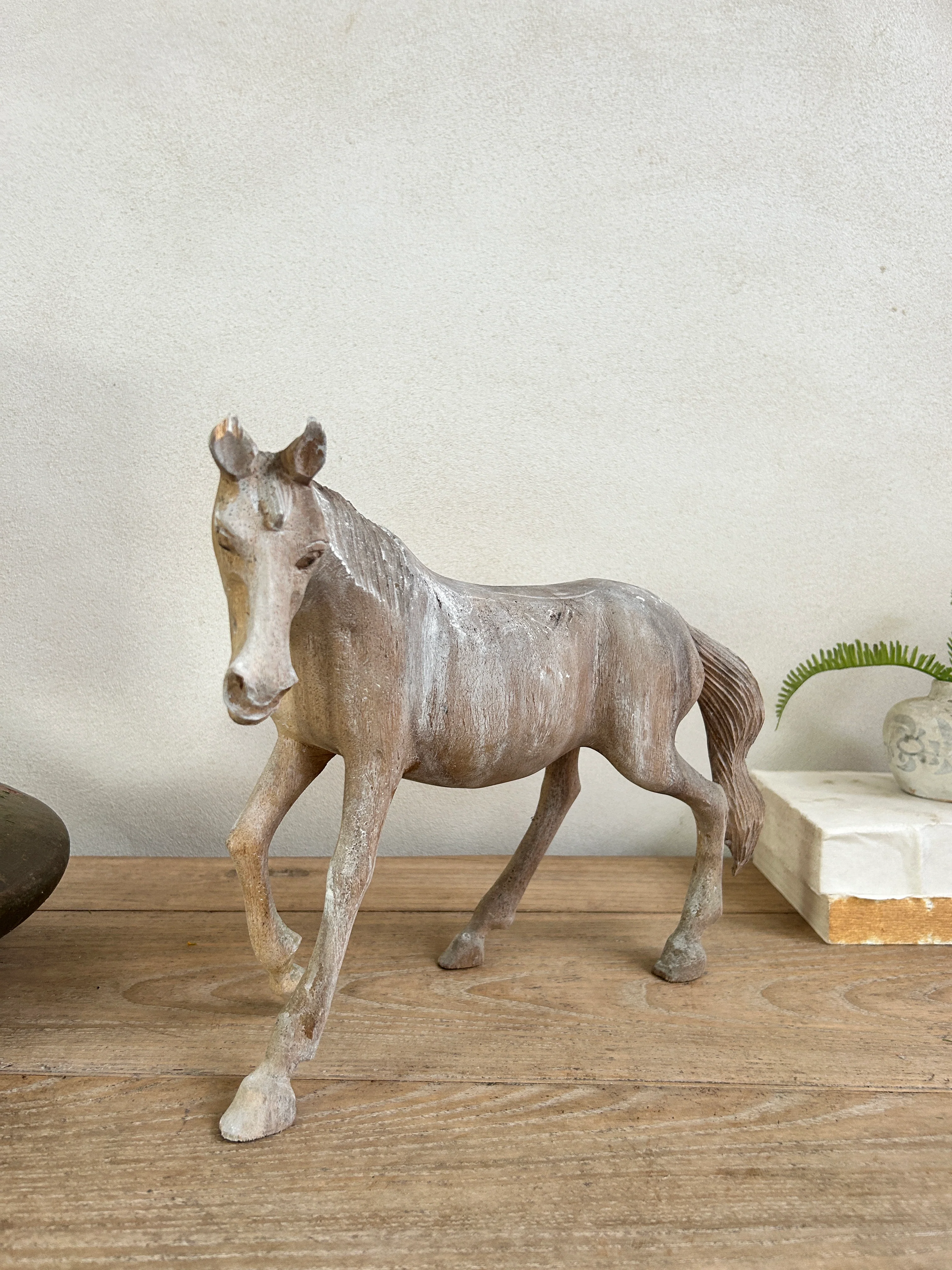 Vintage hand-carved wooden horse - Image 10