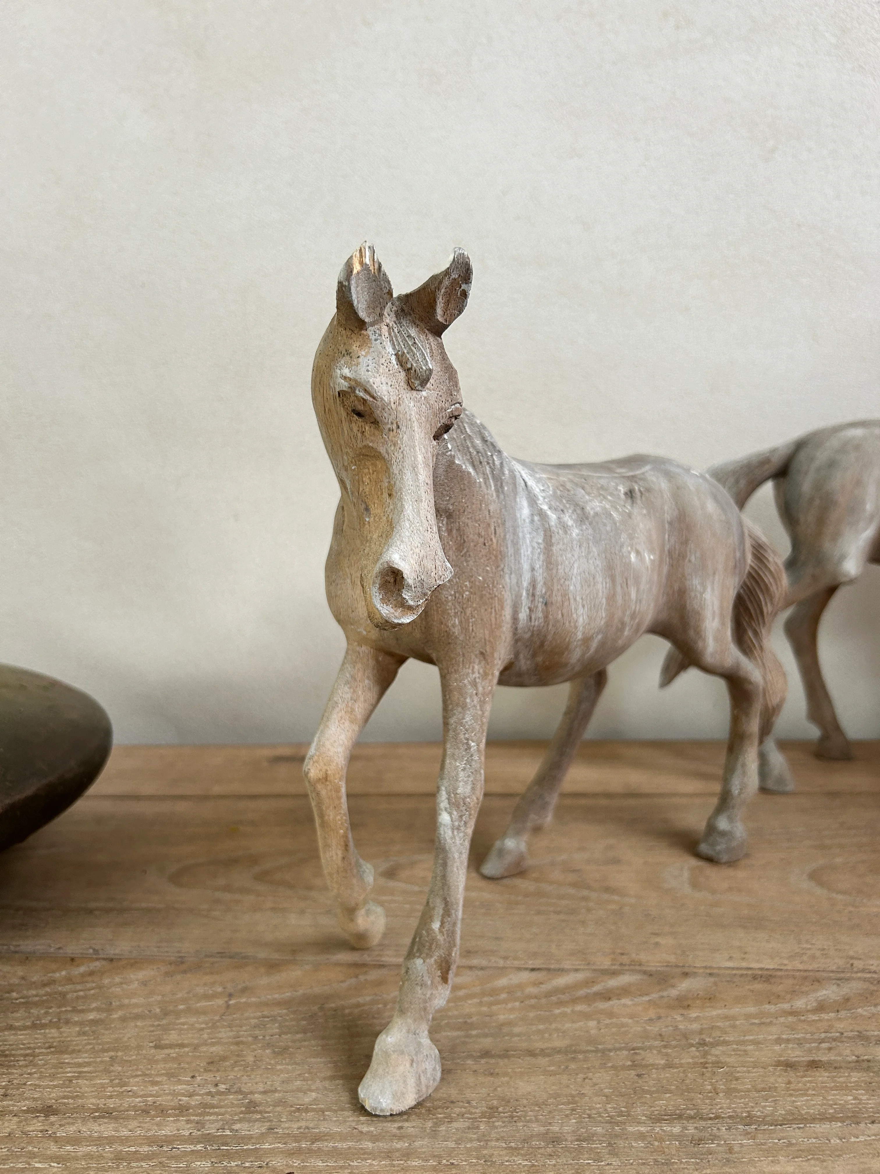 Vintage hand-carved wooden horse - Image 5