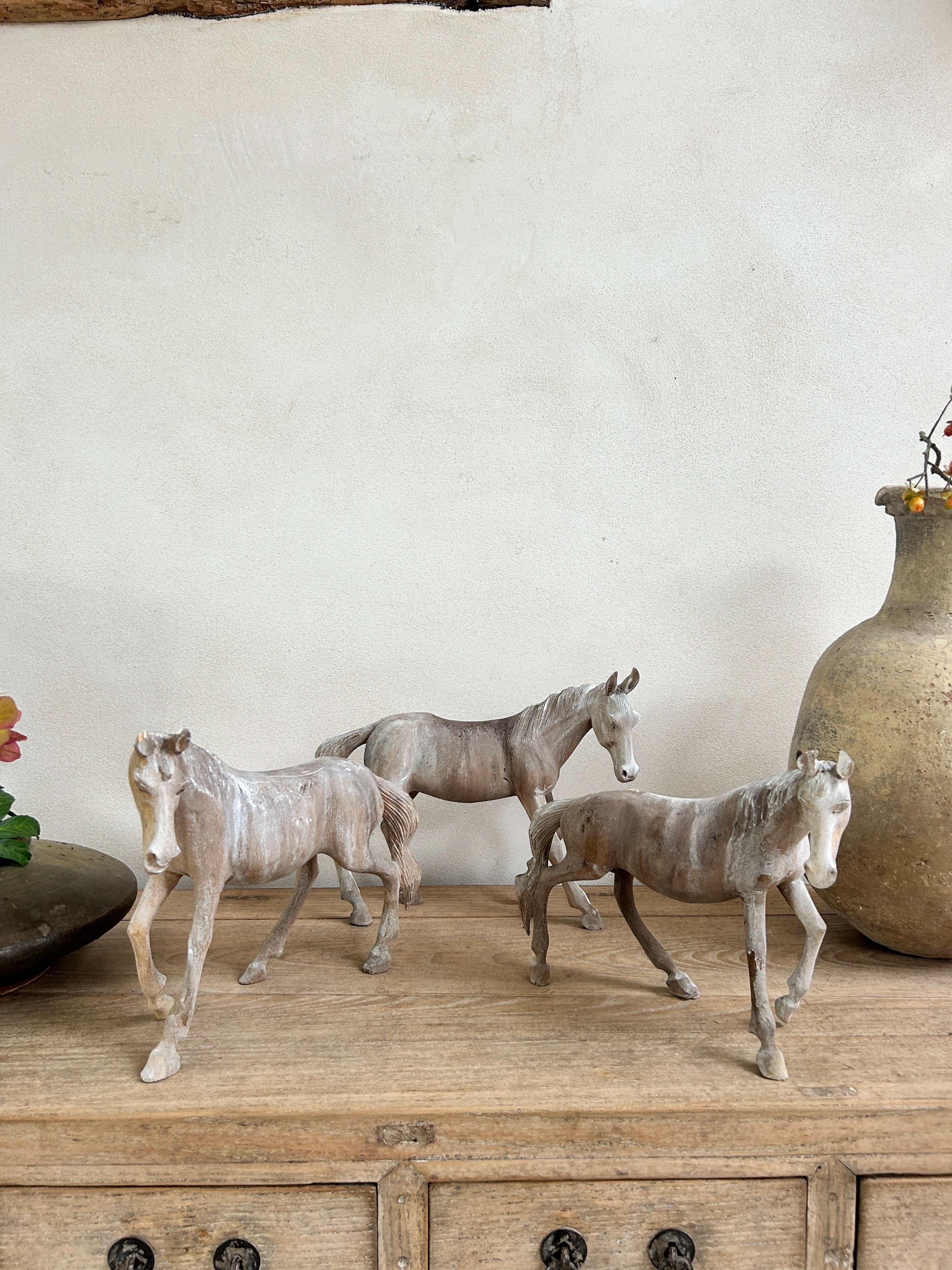 Vintage hand-carved wooden horse - Image 7