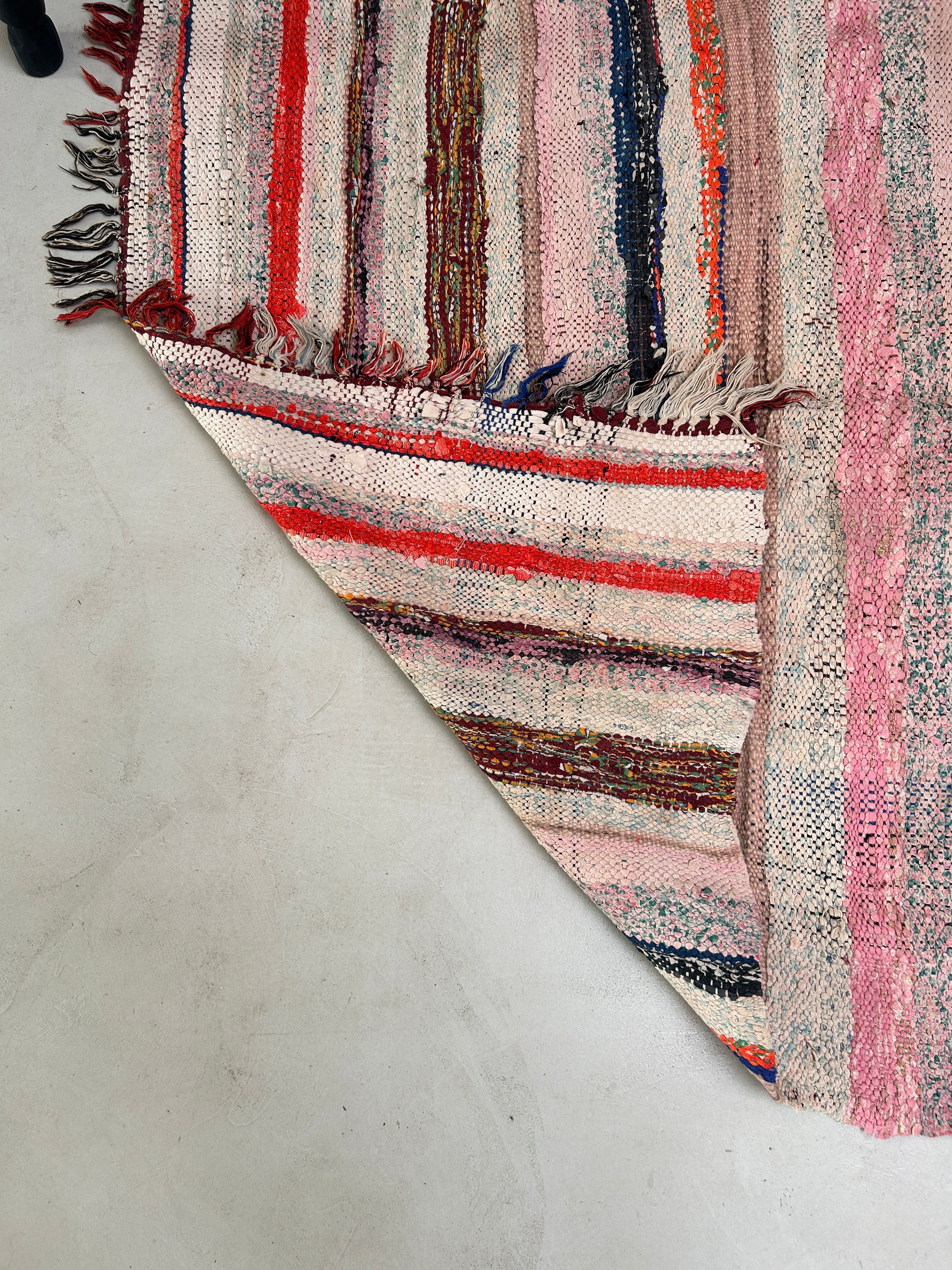 Vintage Moroccan Handmade woven rug | 180 X 123 - Image 2