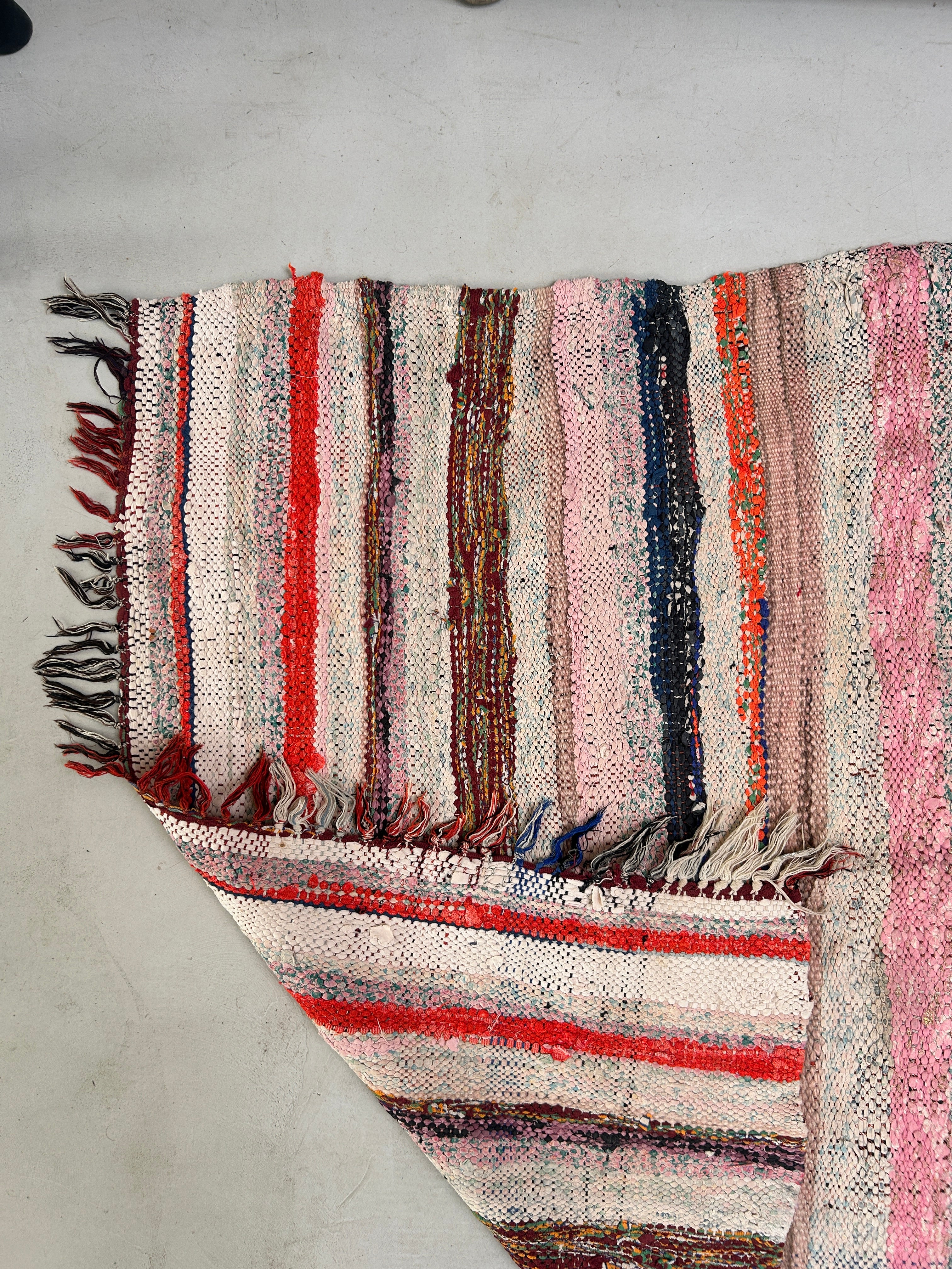 Vintage Moroccan Handmade woven rug | 180 X 123 - Image 3