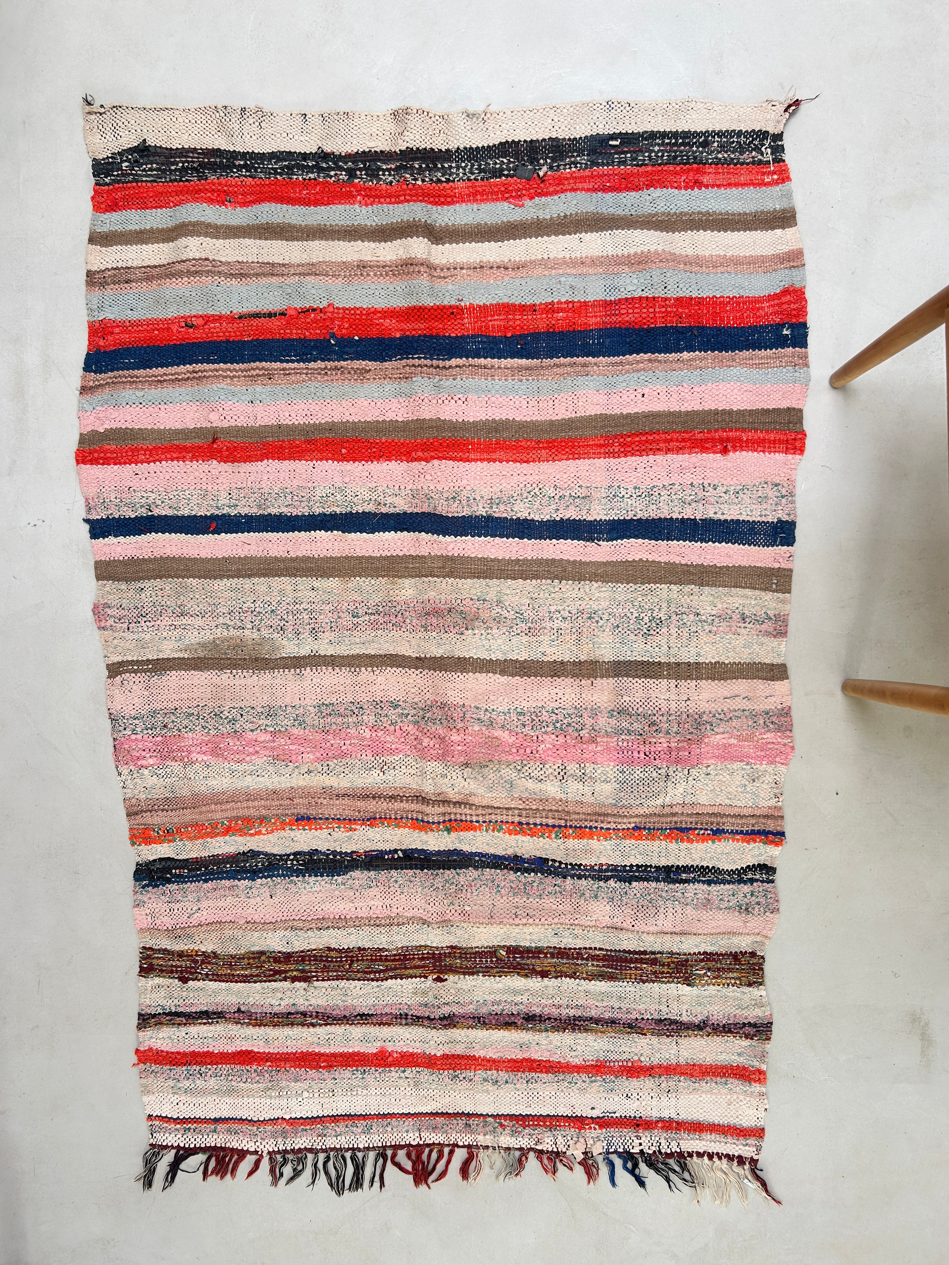Vintage Moroccan Handmade woven rug | 180 X 123 - Image 4