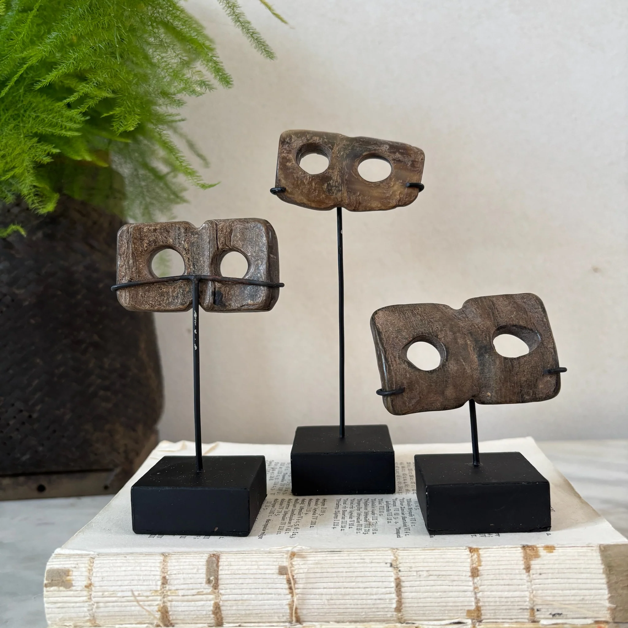 Vintage horn toggle buttons on stands | Set of 3 - Image 3