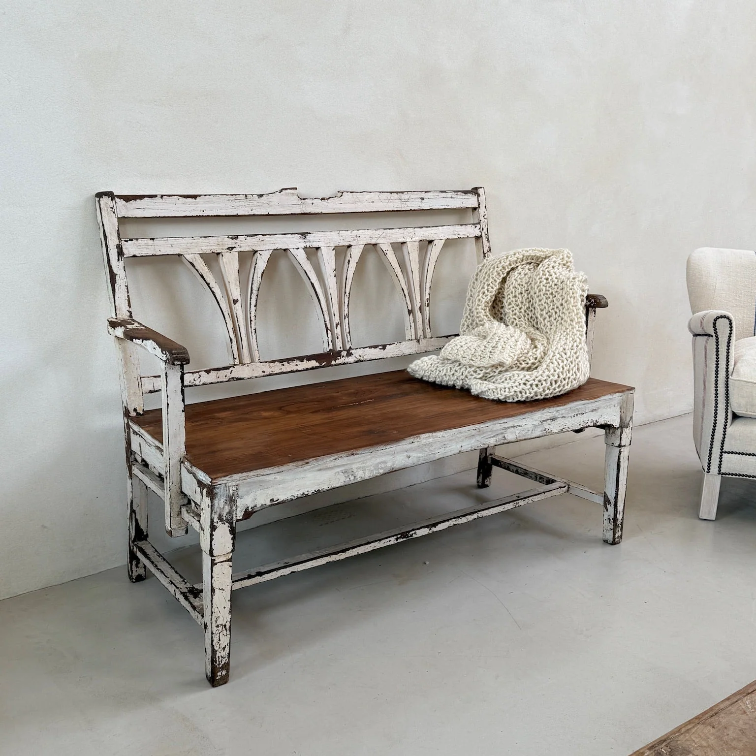 Vintage rustic wooden bench | Jessica - Image 2