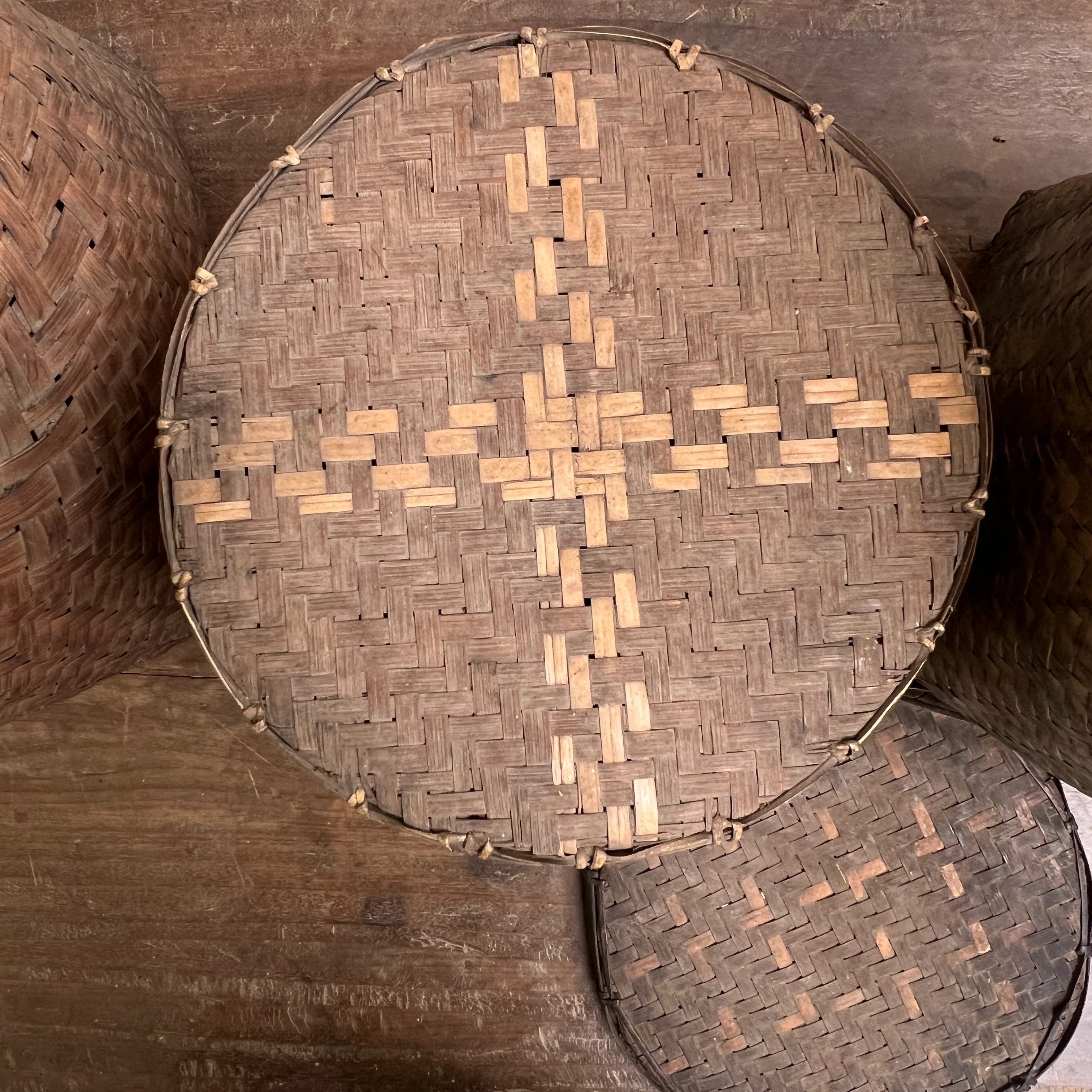 Vintage storage basket with lid | Lombok - Image 3