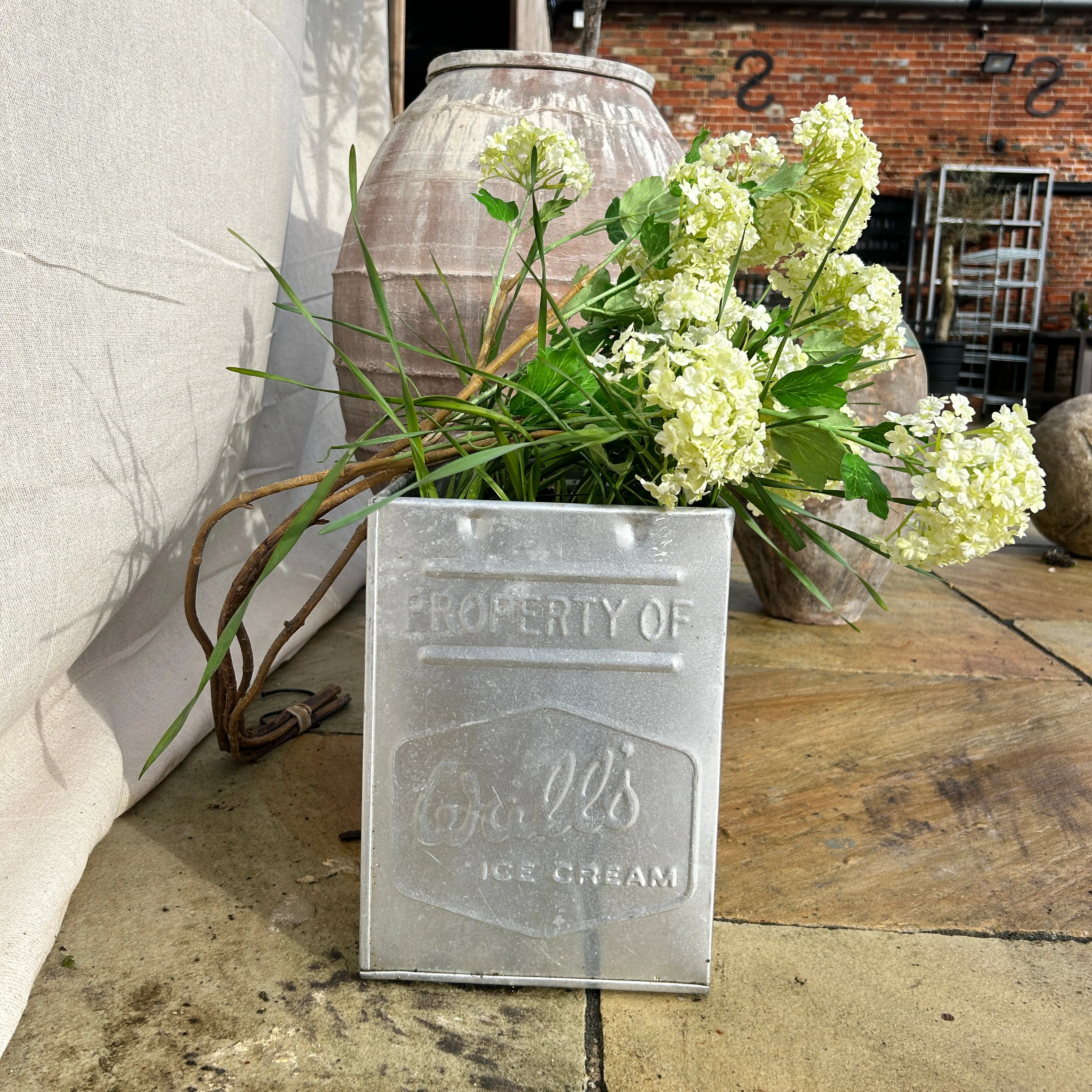 Vintage walls ice cream metal planter - Image 2