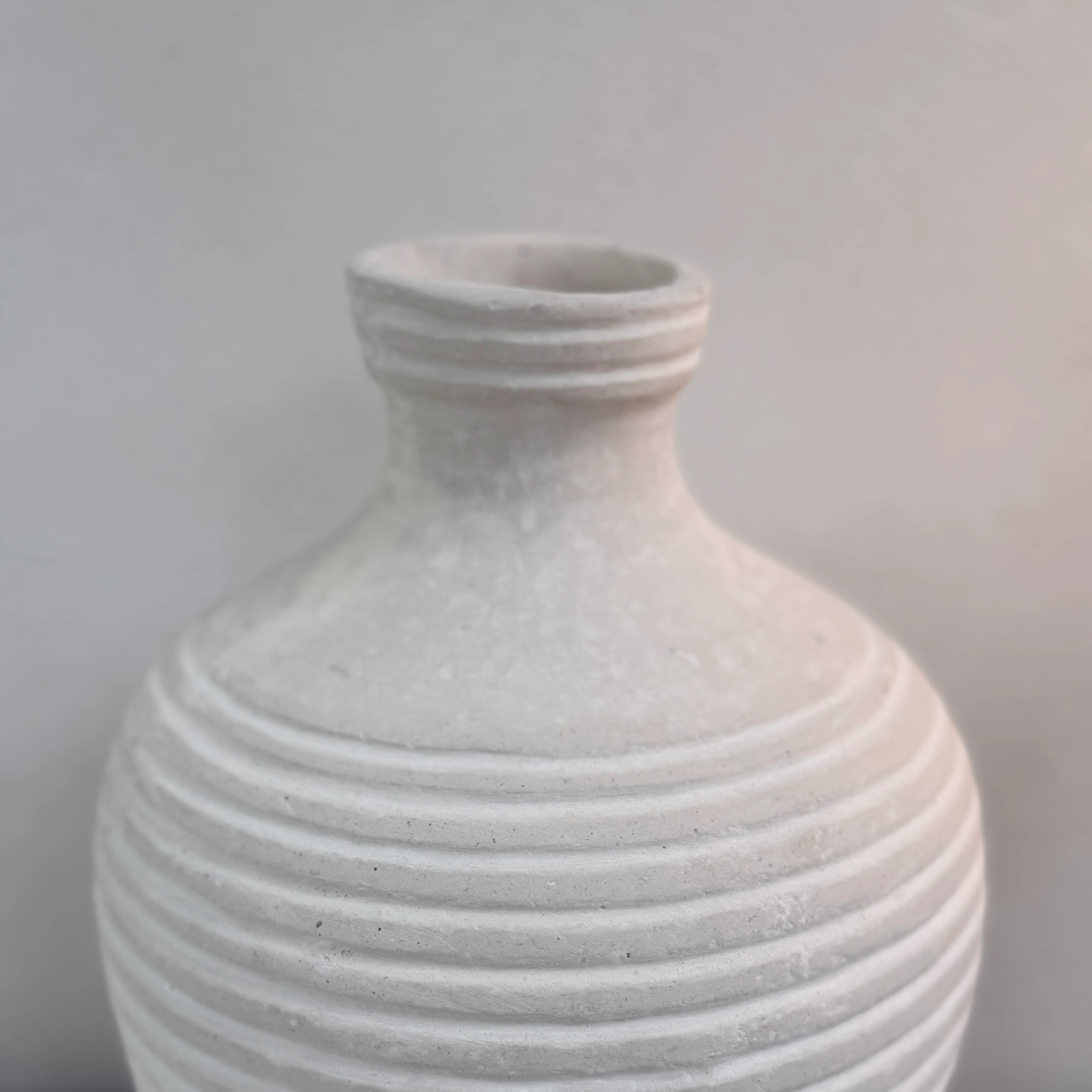 White Carved Stone-Effect Natural Organic Vase | Mai - Image 4