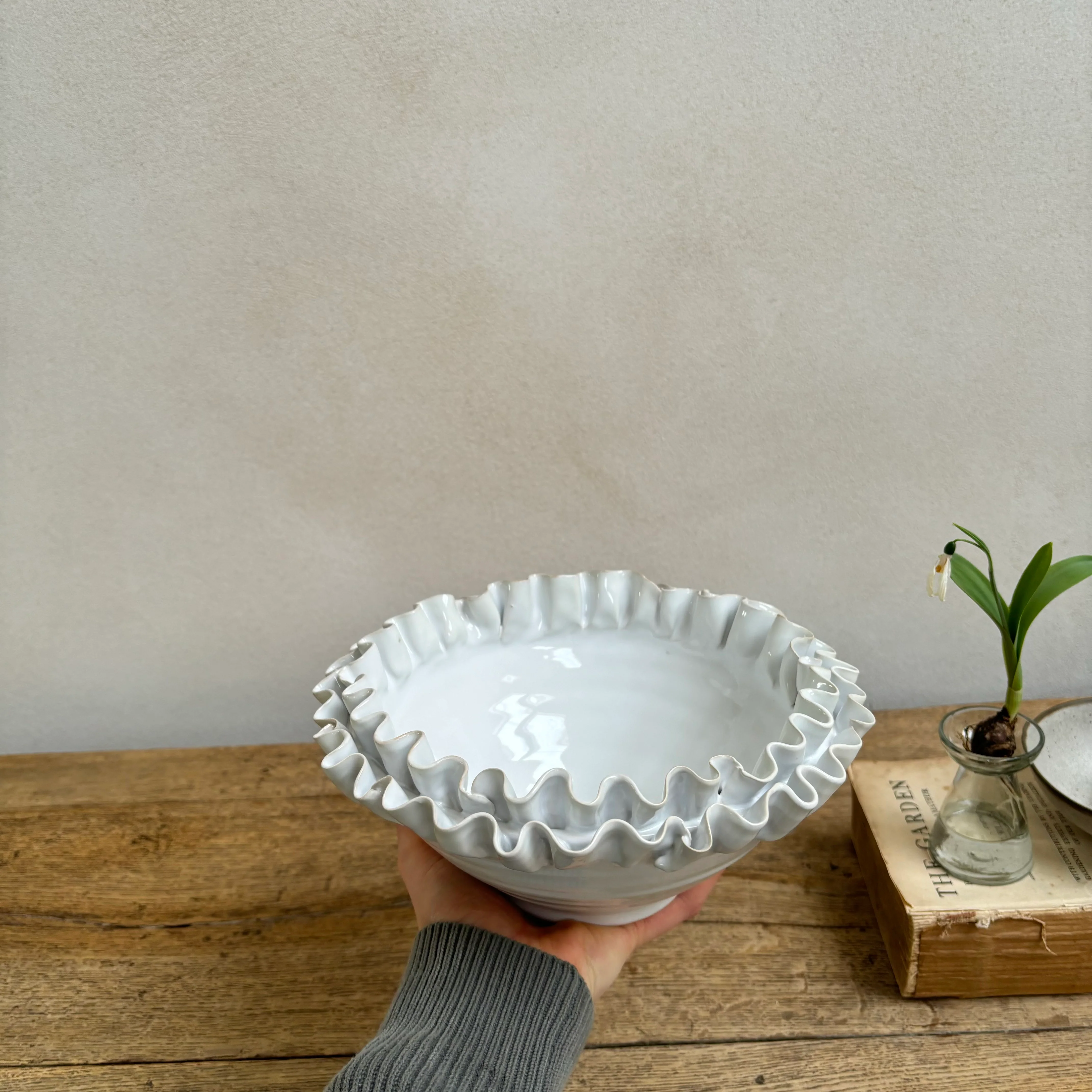 White Ceramic Frill Bowl - Image 7