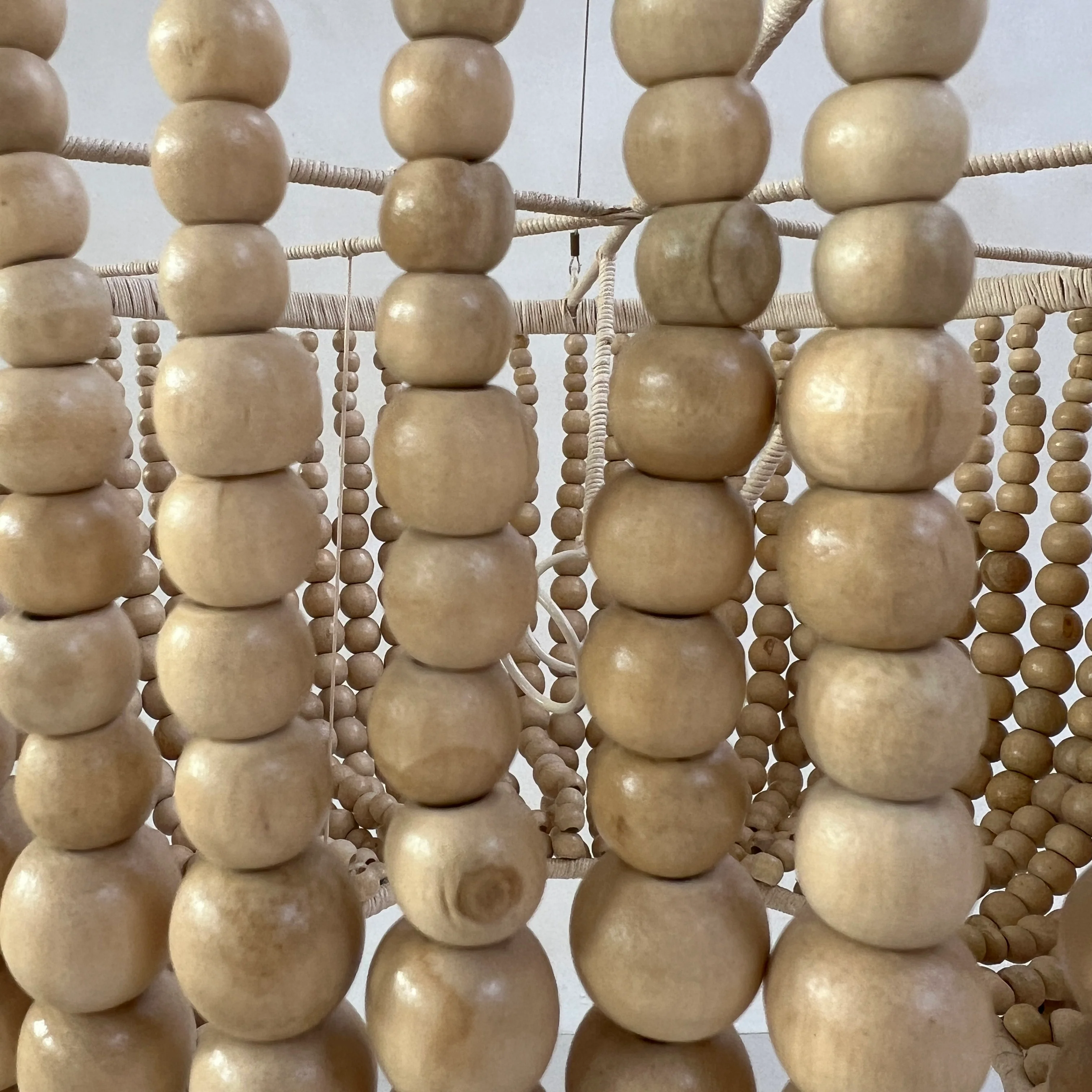 Wooden bead chandelier natural - Image 5