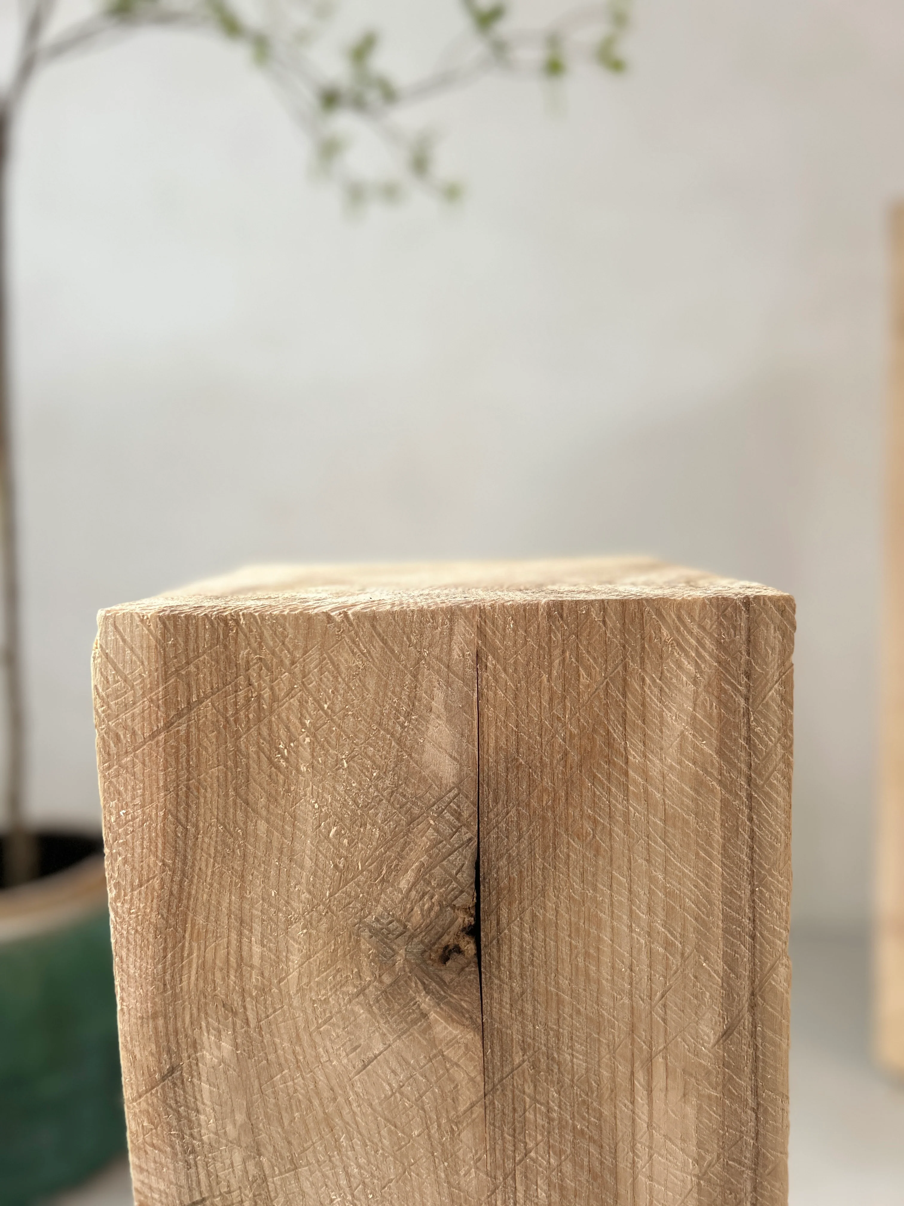 Wooden oak plinths - Image 10