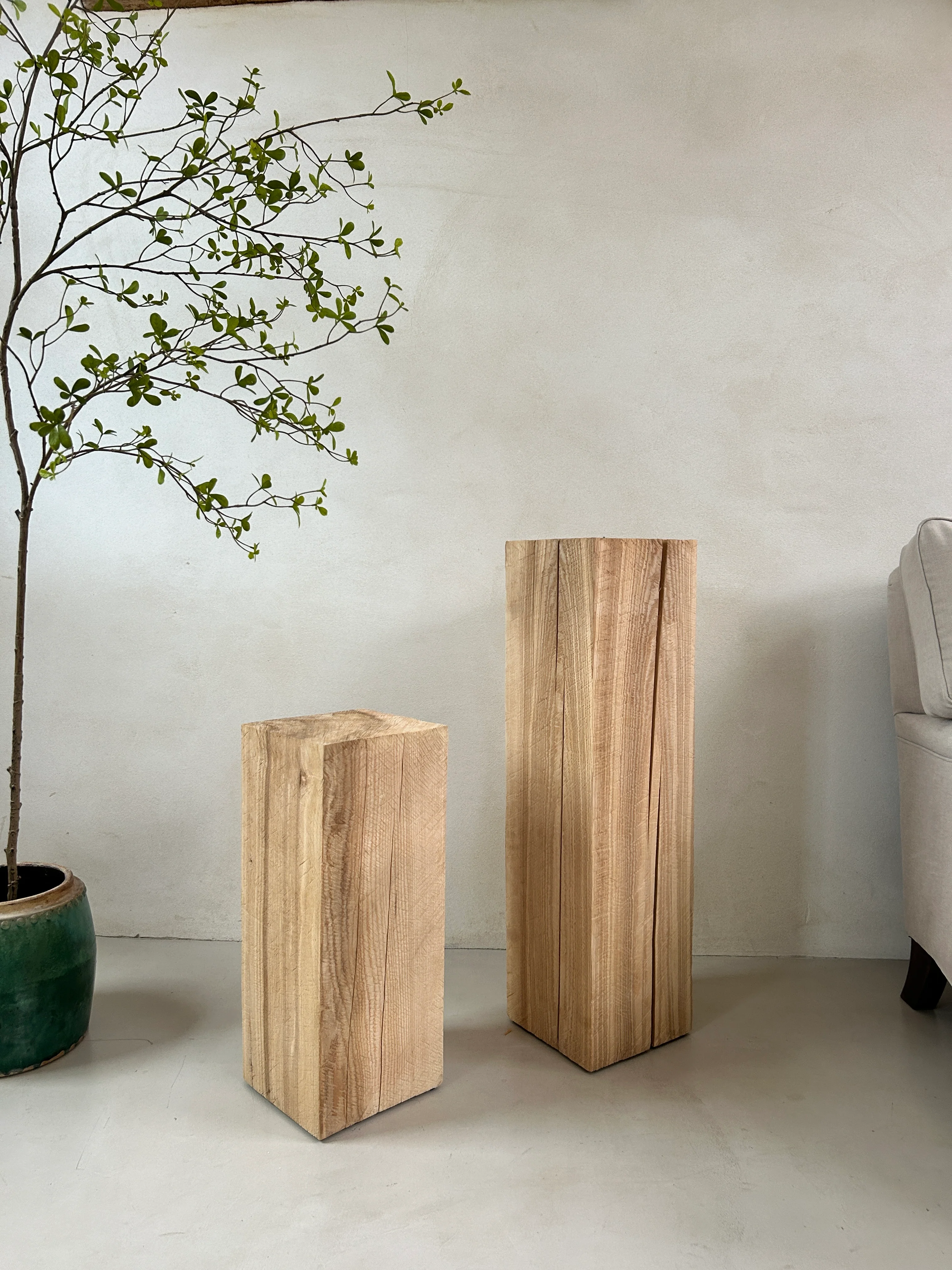 Wooden oak plinths - Image 6