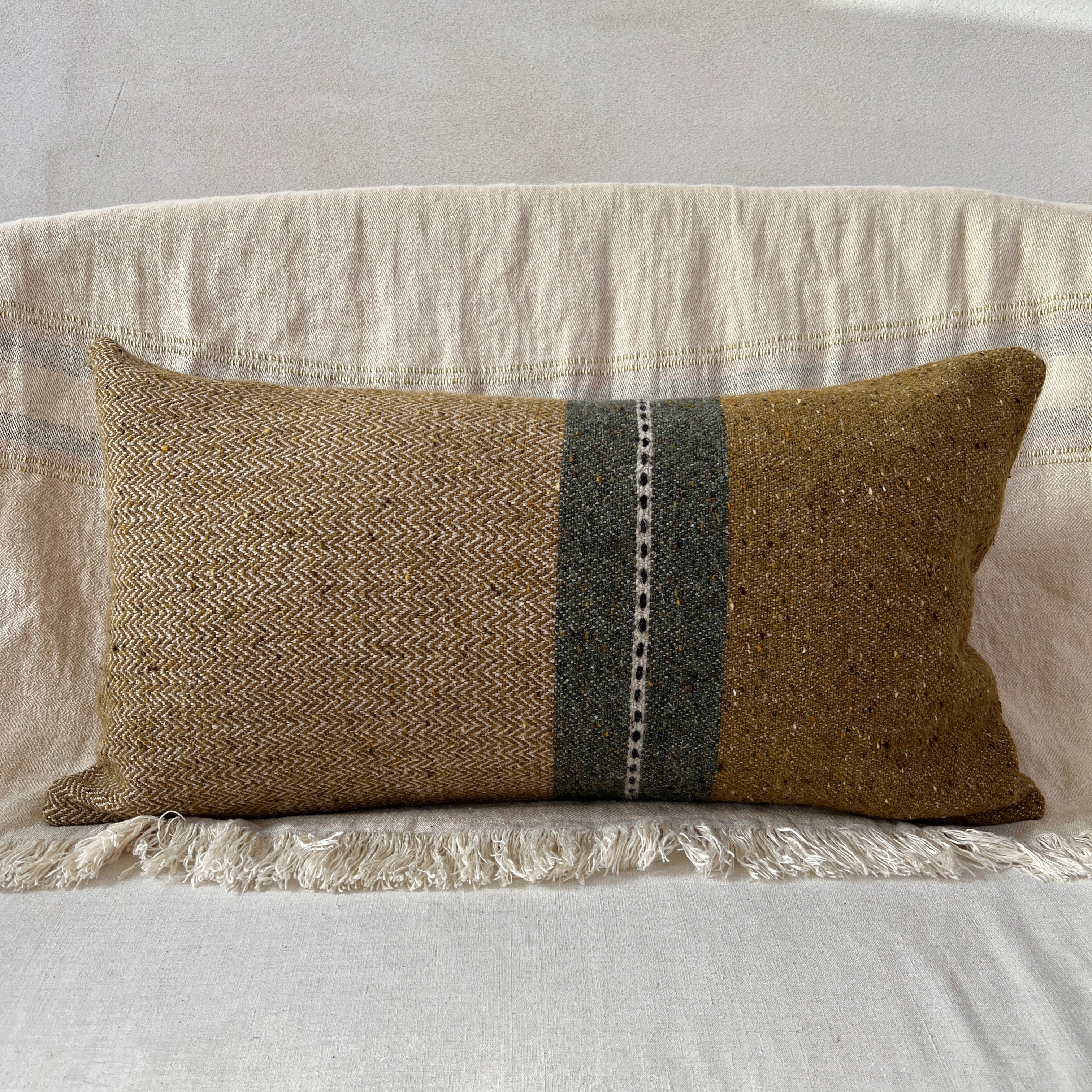Woven striped Bolster cushion Mojave - Image 4