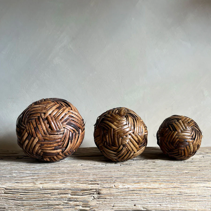 Woven willow sphere